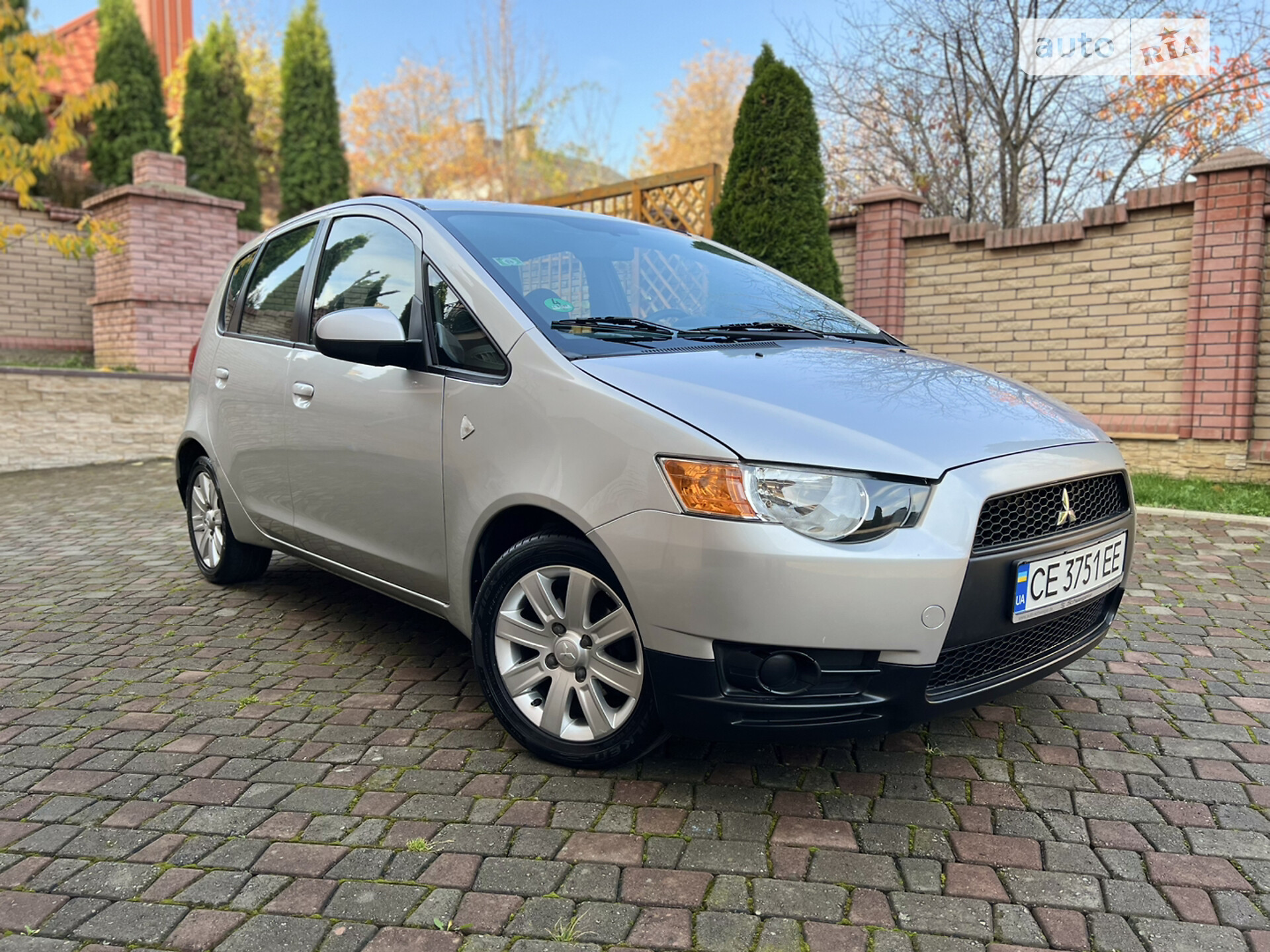 MITSUBISHI COLT 2010