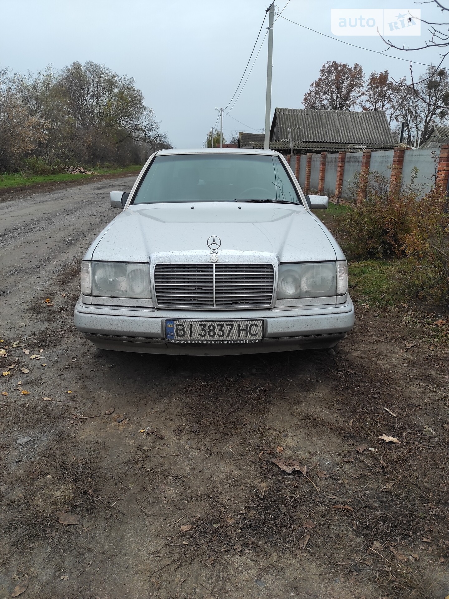 MERCEDES-BENZ 250 D 1993