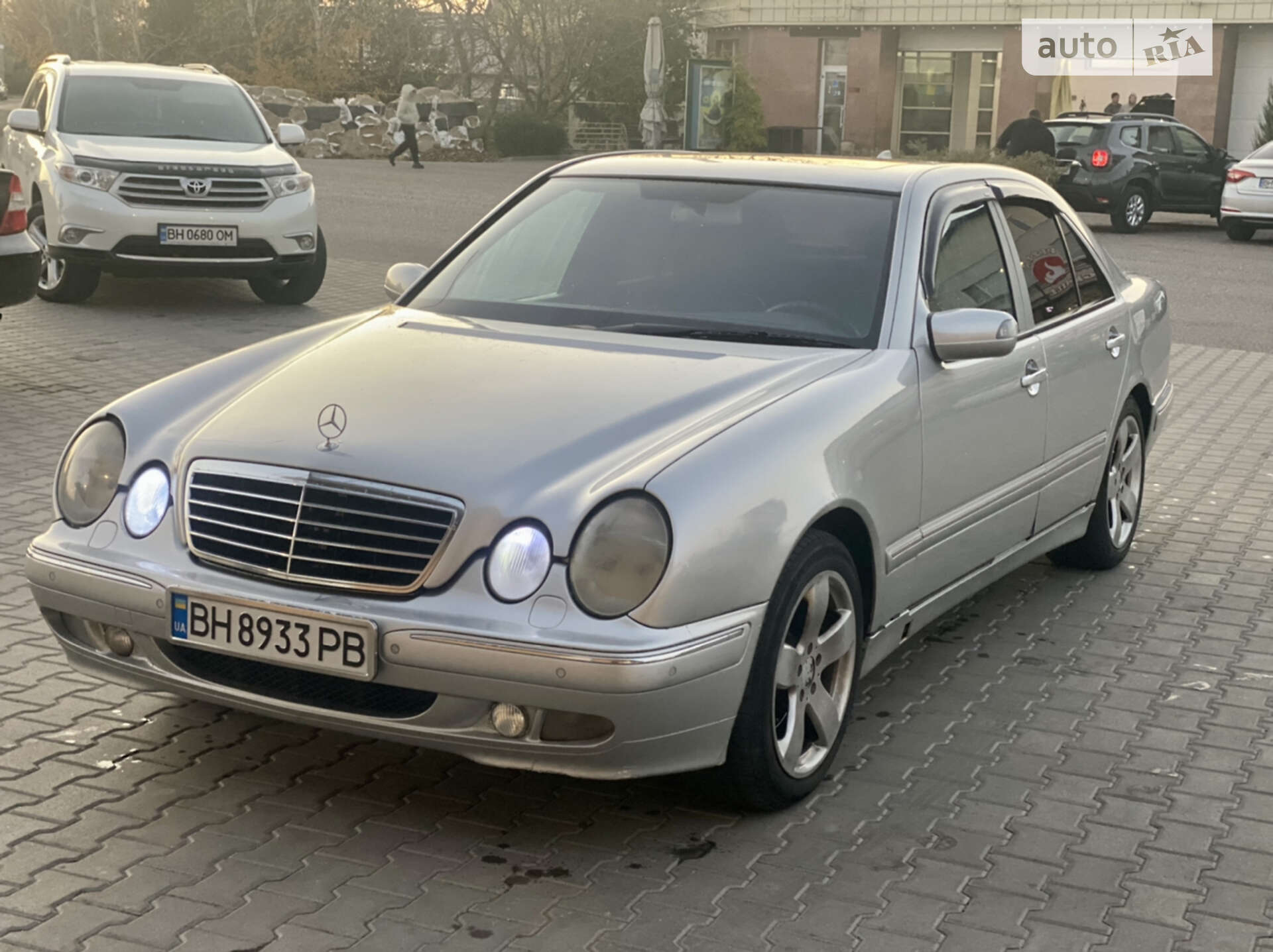 MERCEDES-BENZ E 320 2001