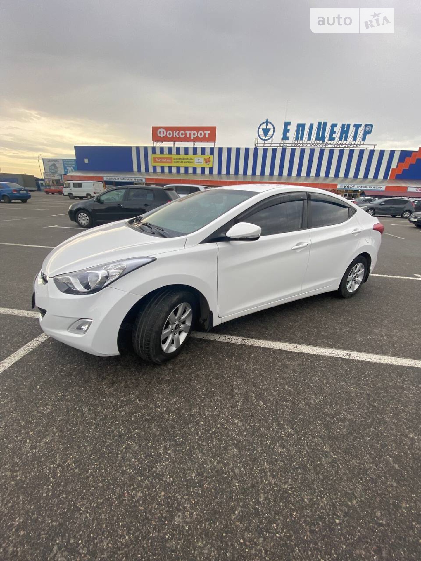HYUNDAI ELANTRA 2013