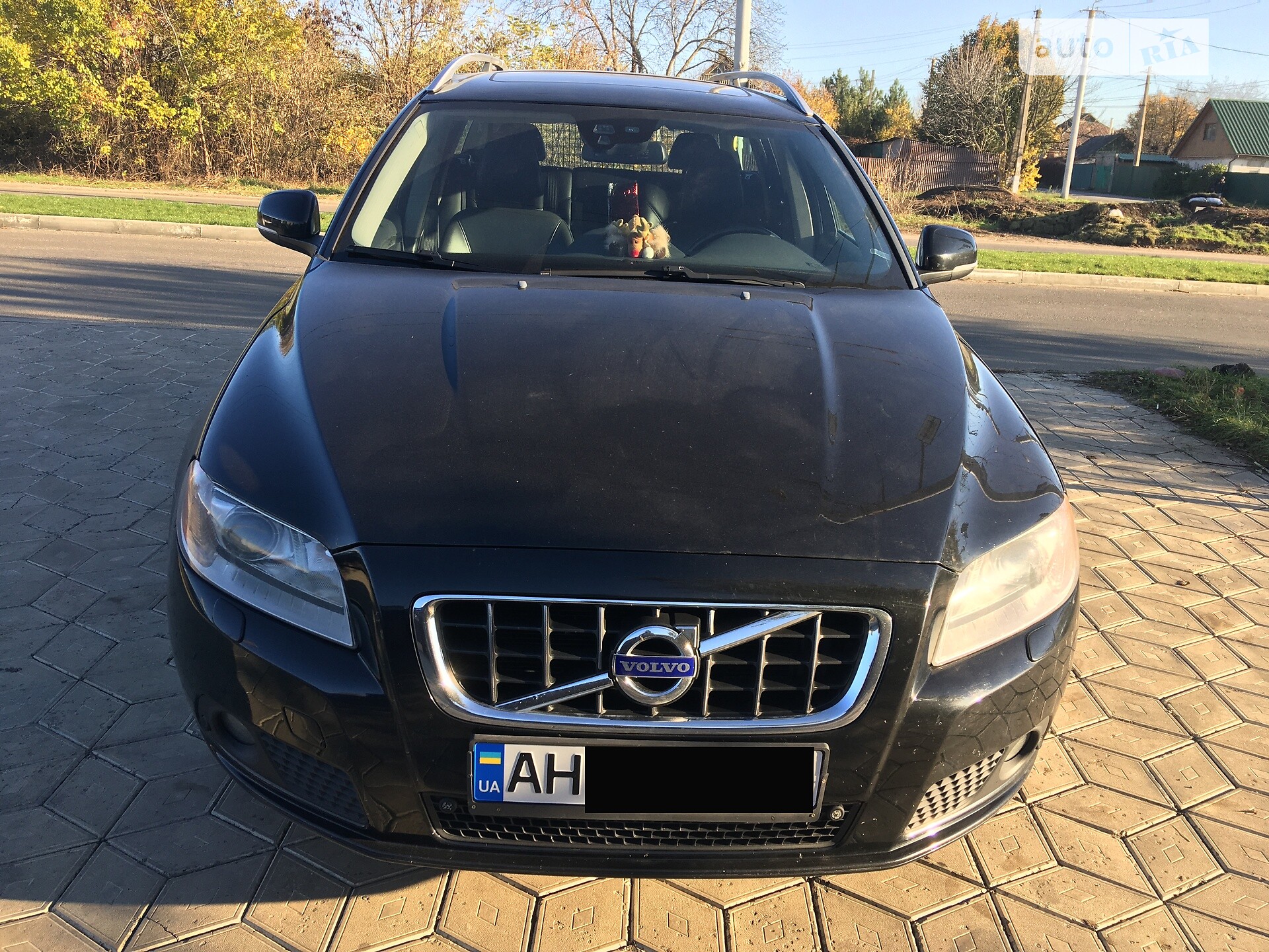 VOLVO V70 2011