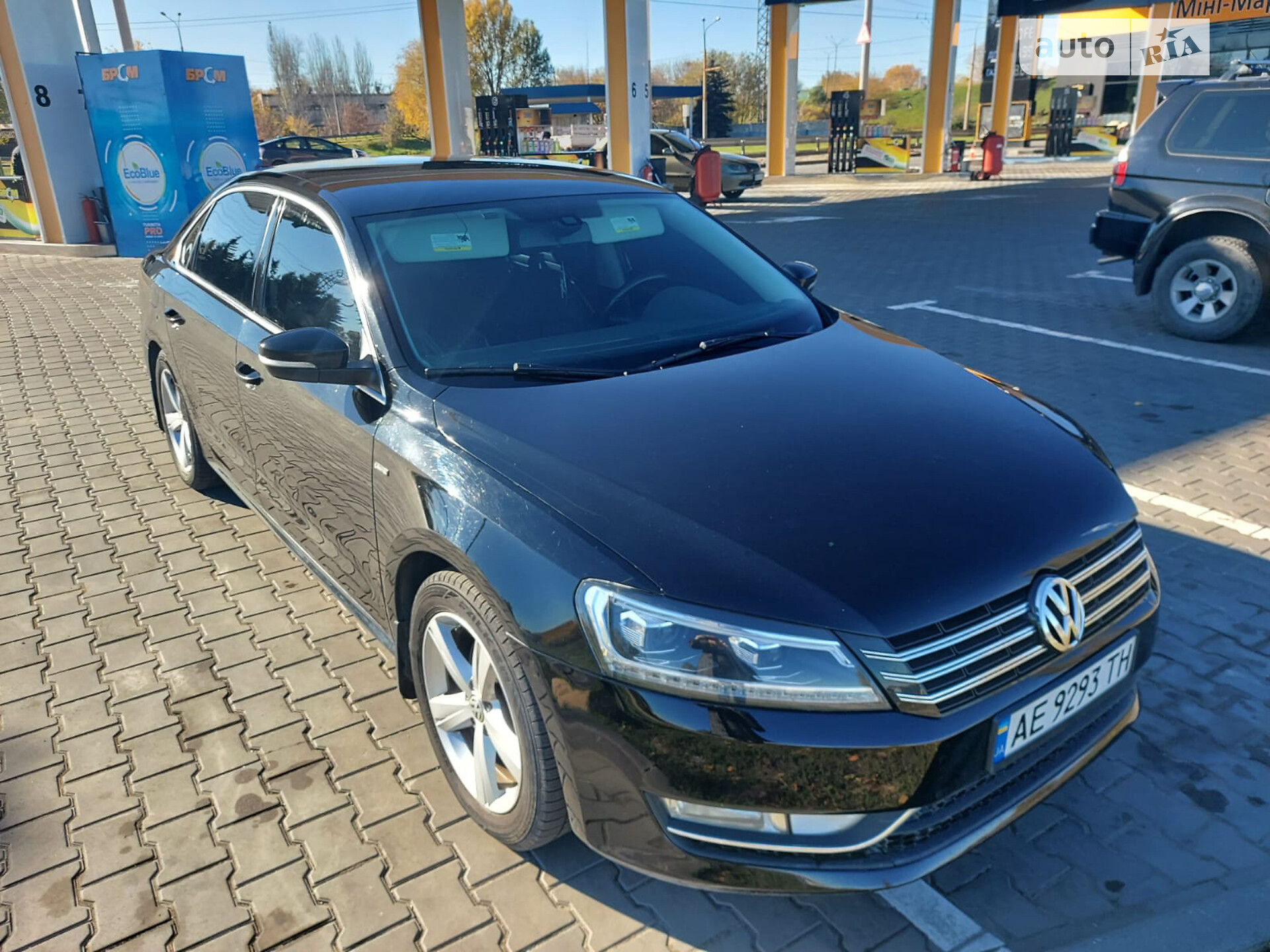 VOLKSWAGEN PASSAT 2015
