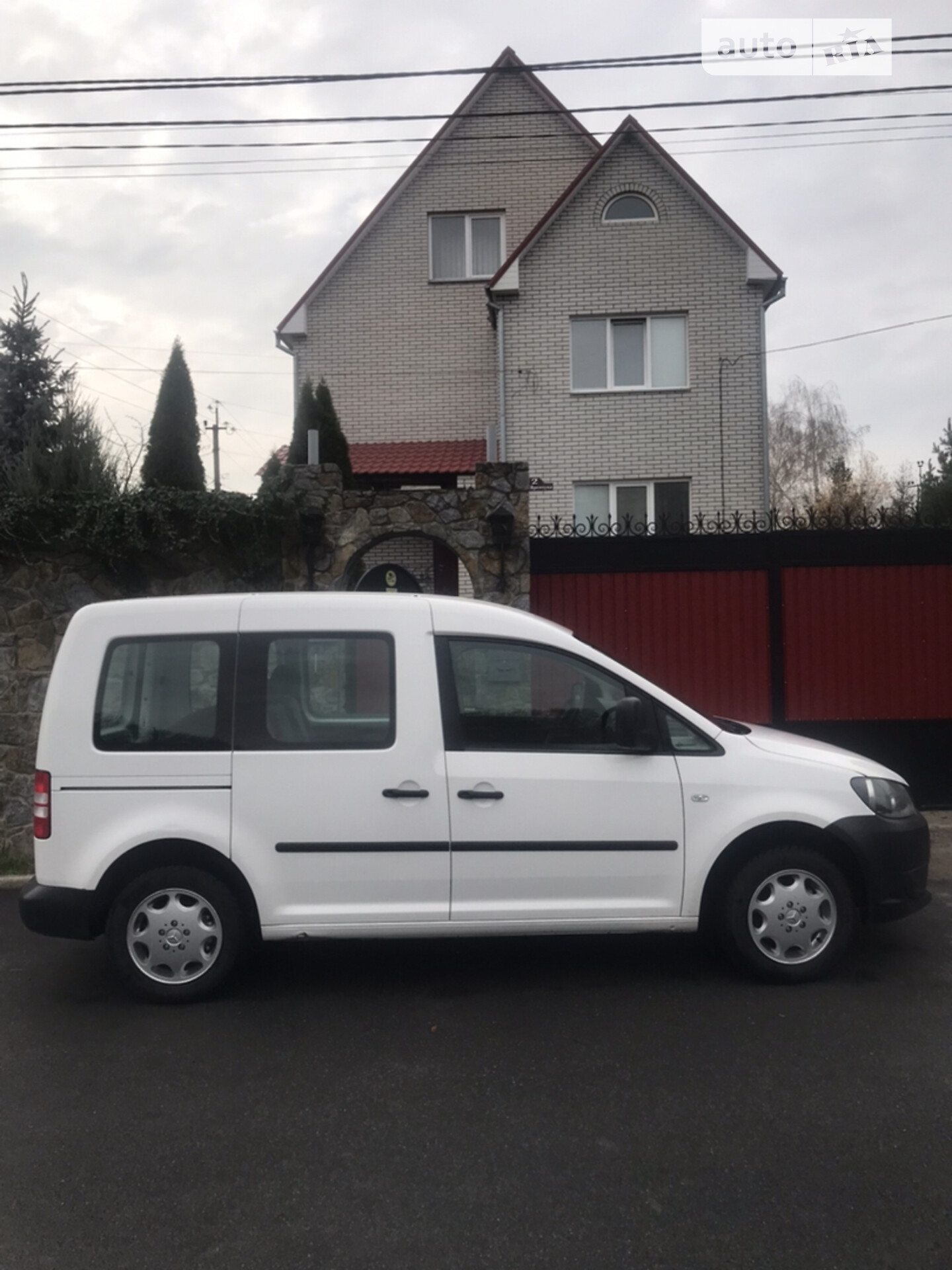 VOLKSWAGEN CADDY 2013
