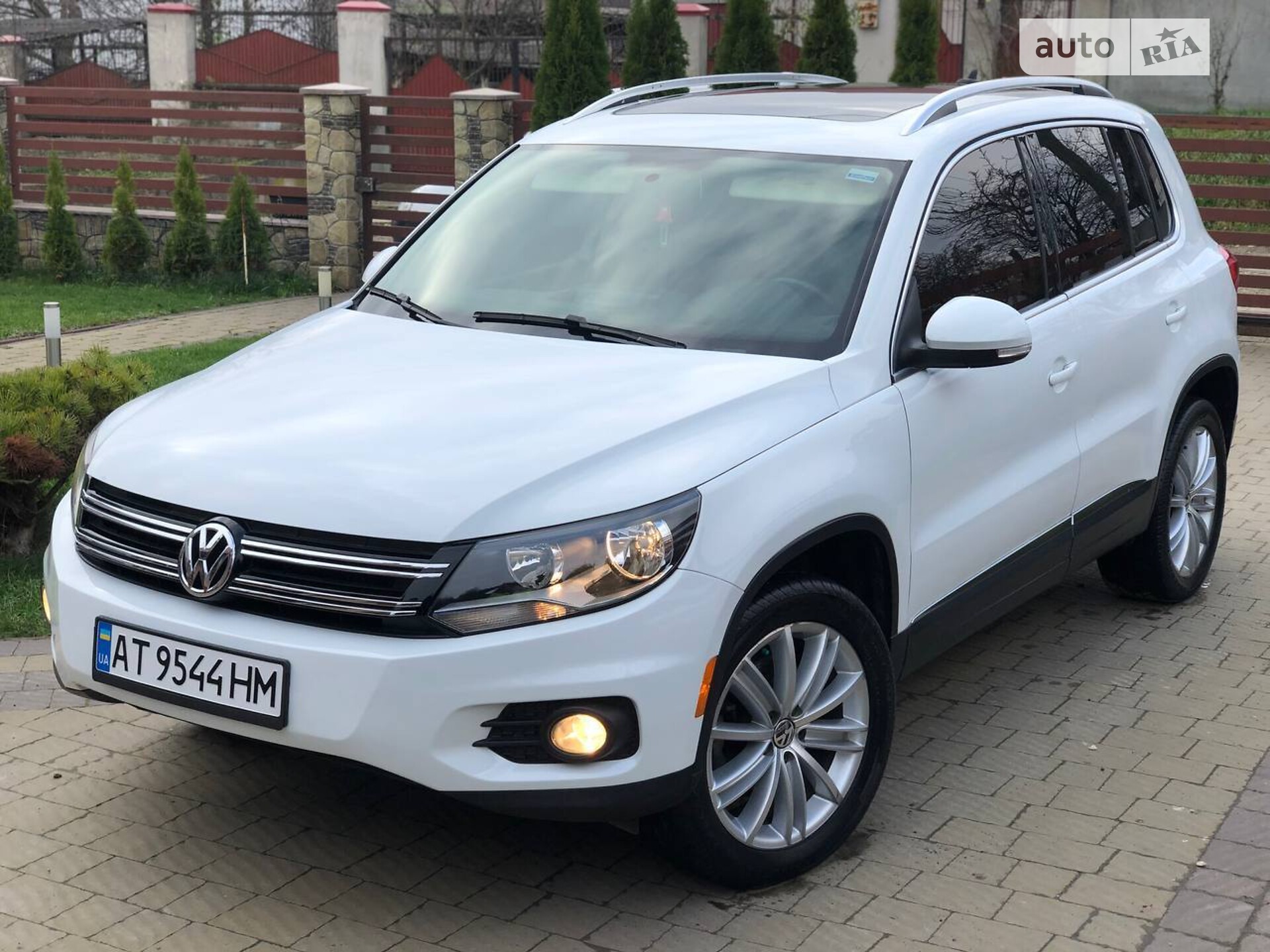 VOLKSWAGEN TIGUAN 2015