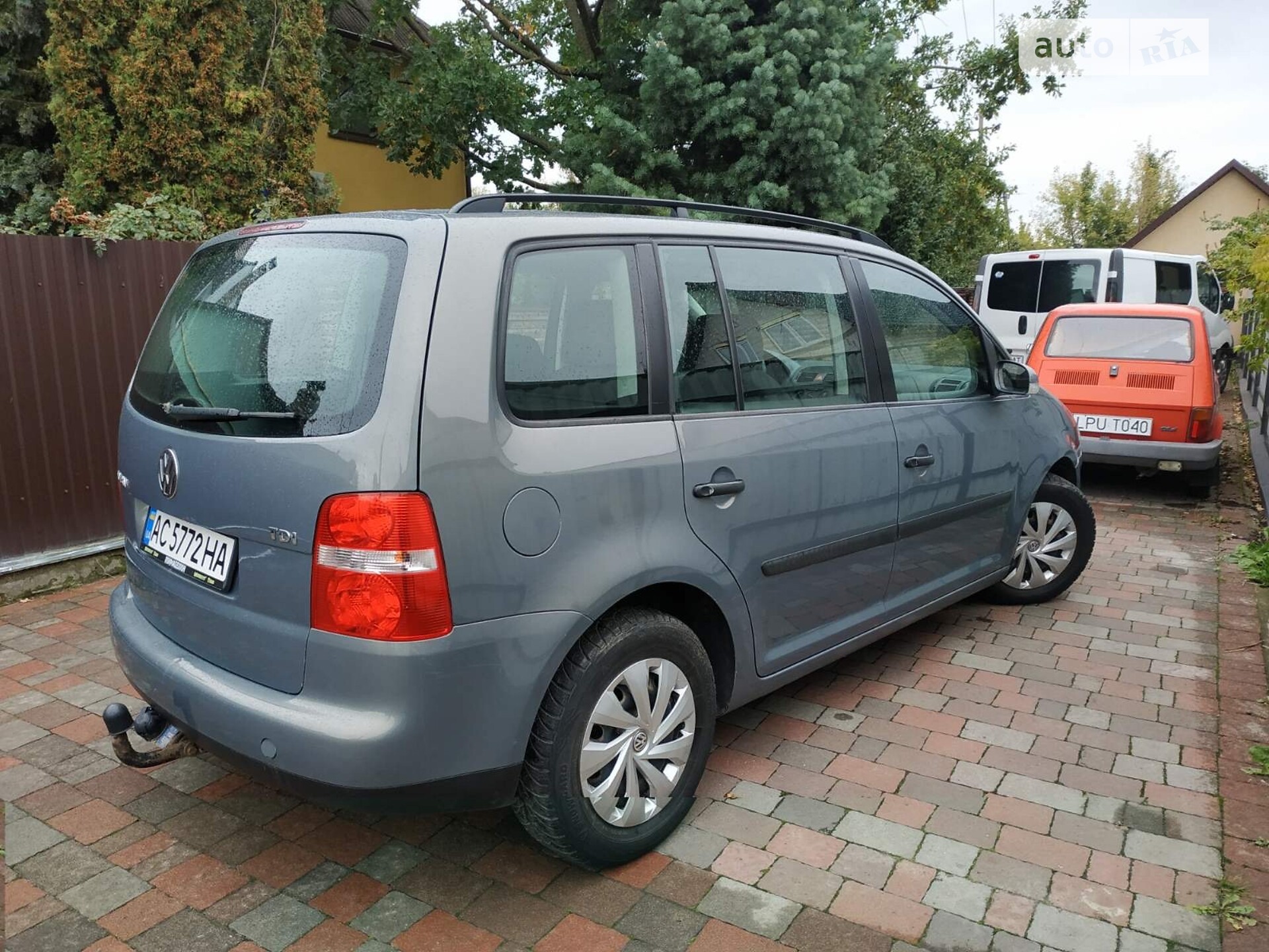 VOLKSWAGEN TOURAN 2004