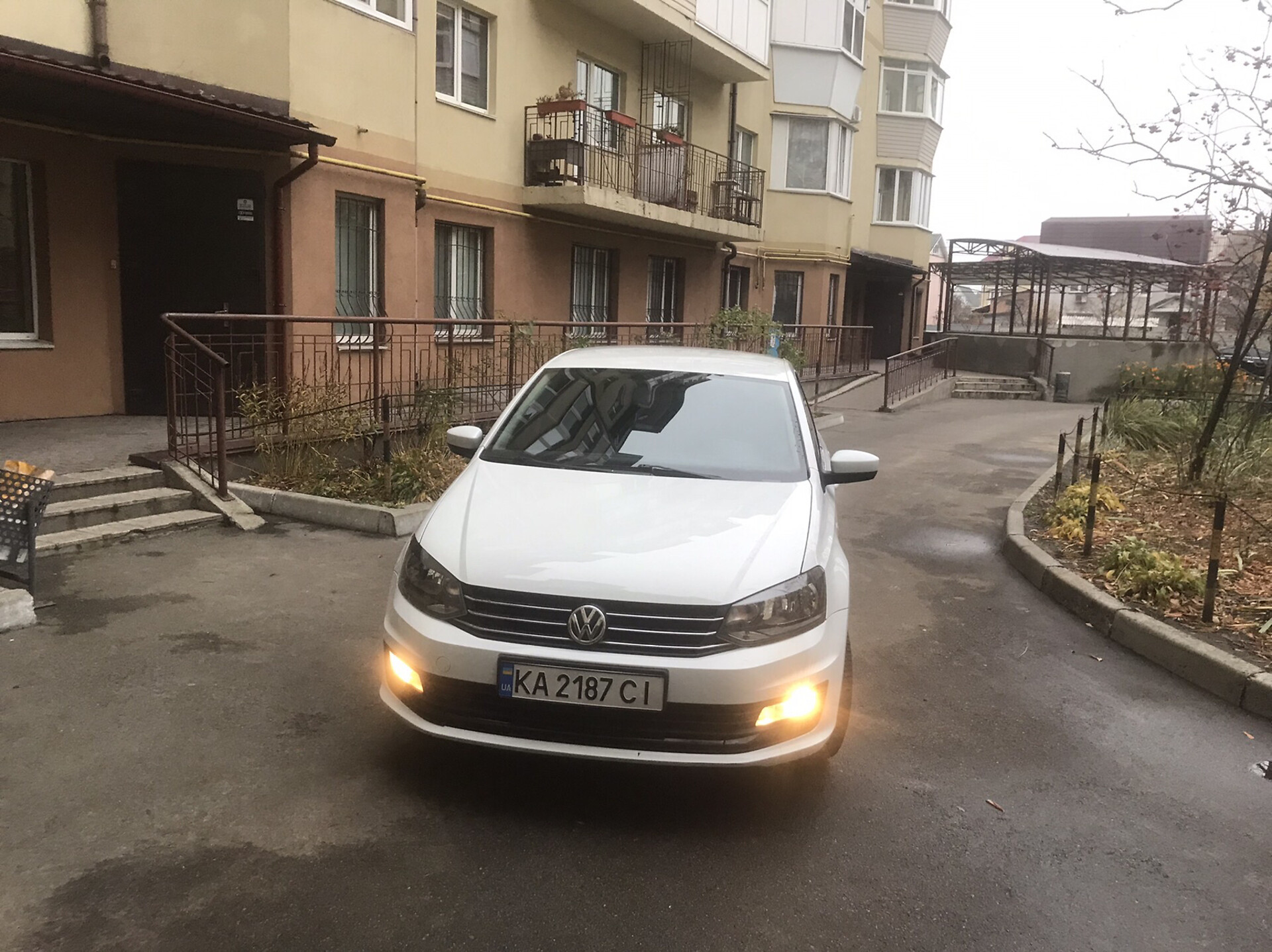 VOLKSWAGEN POLO 2016