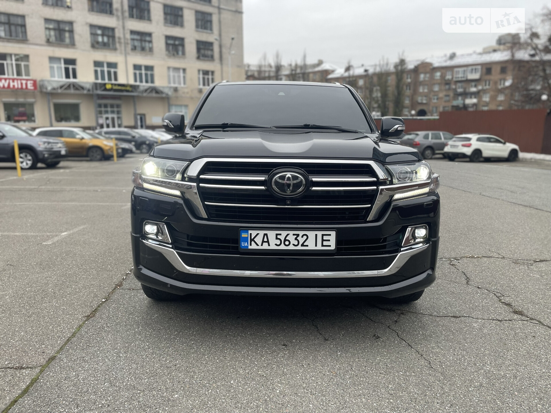 TOYOTA LAND CRUISER 200