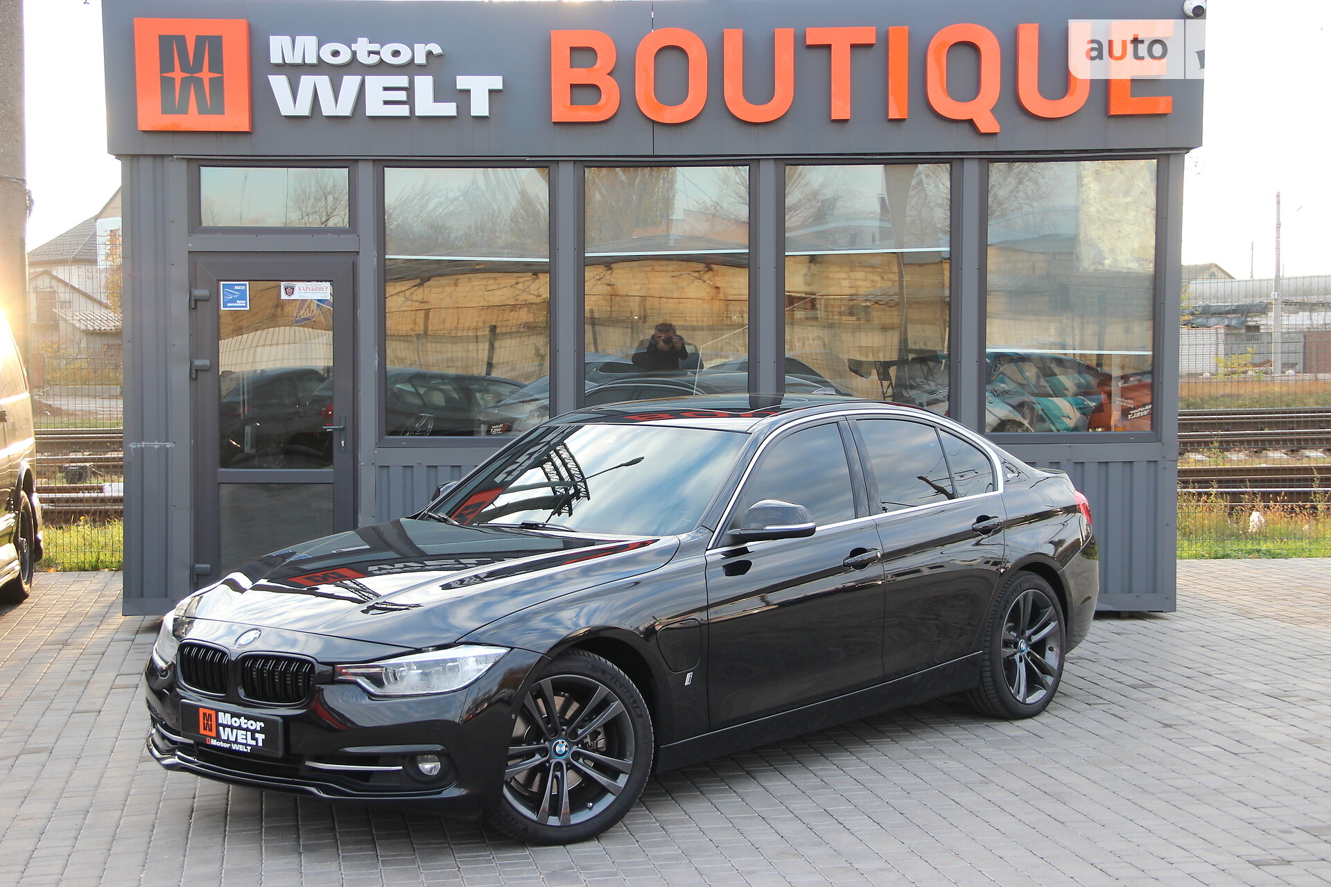 BMW 330Е 2016