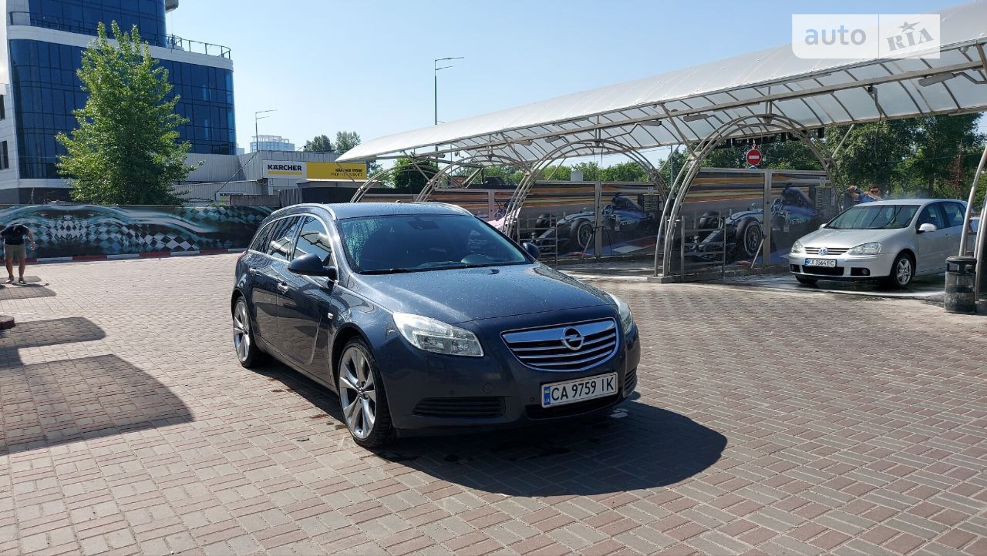 Головне фото звіту автомобіля OPEL INSIGNIA SPORTS TOURER 2010
