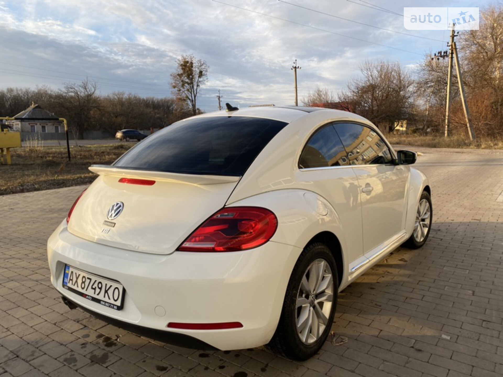 VOLKSWAGEN BEETLE 2015
