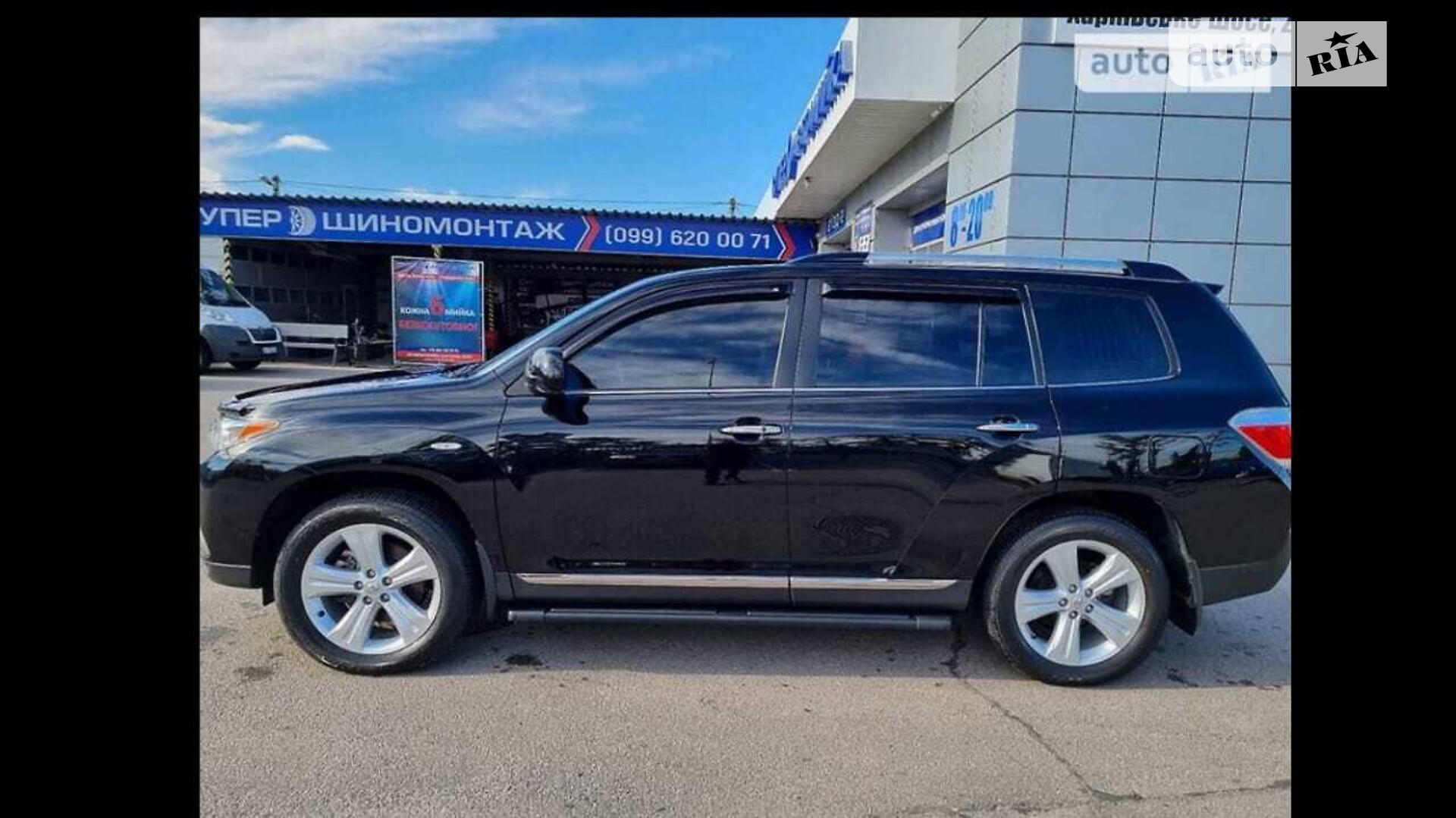 Головне фото звіту автомобіля TOYOTA HIGHLANDER 2012