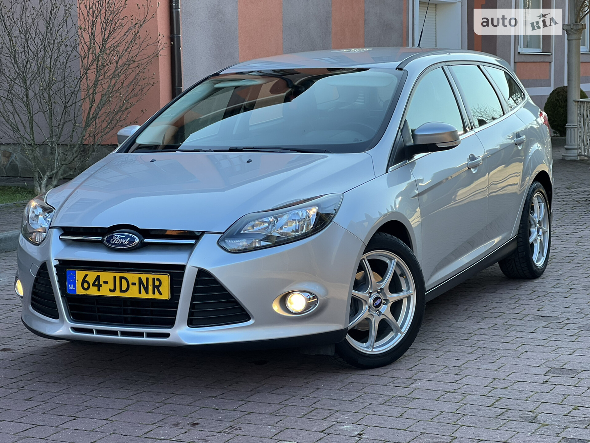 Головне фото звіту автомобіля FORD FOCUS 2013