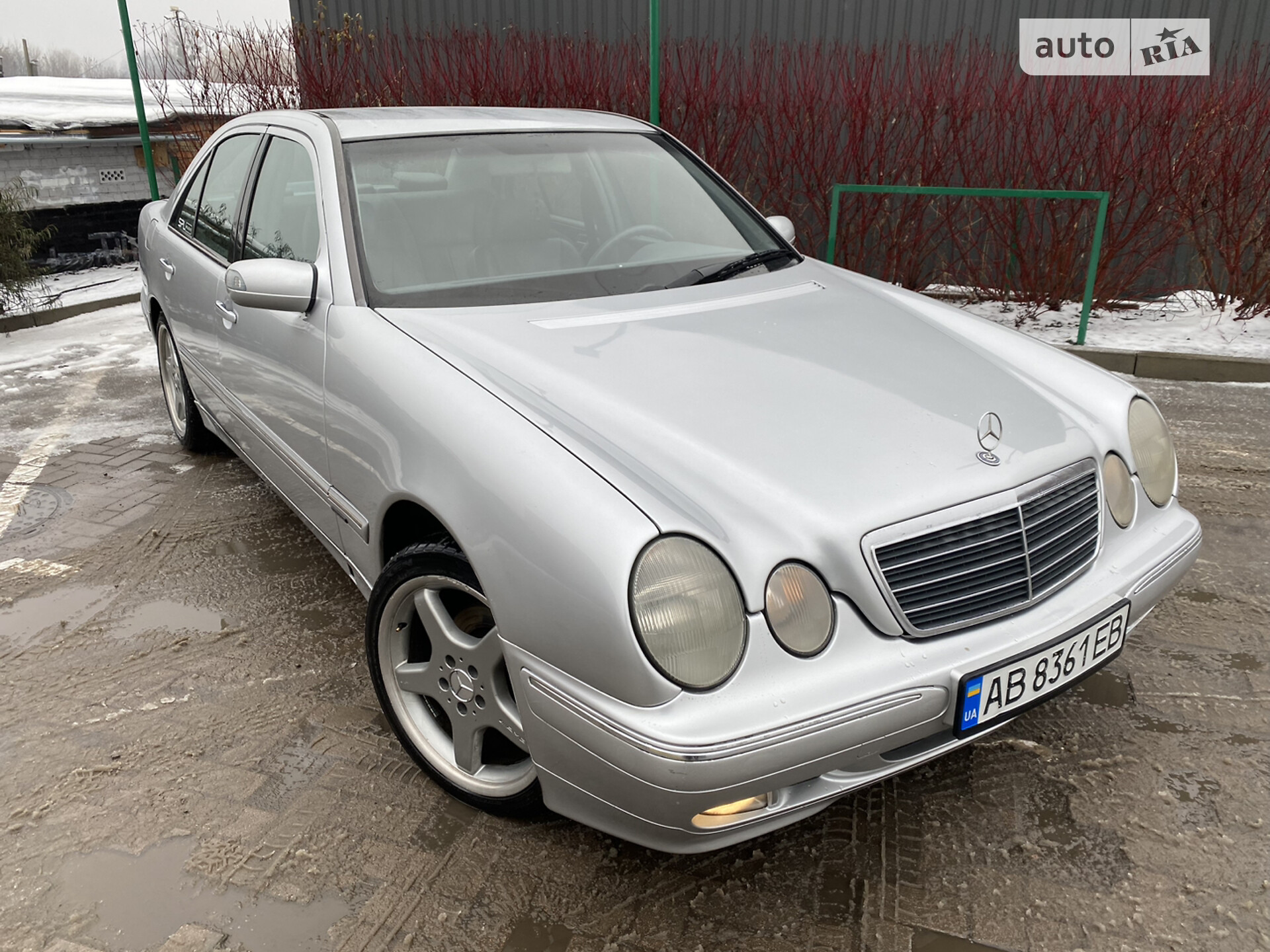 MERCEDES-BENZ E 200 CDI 2000