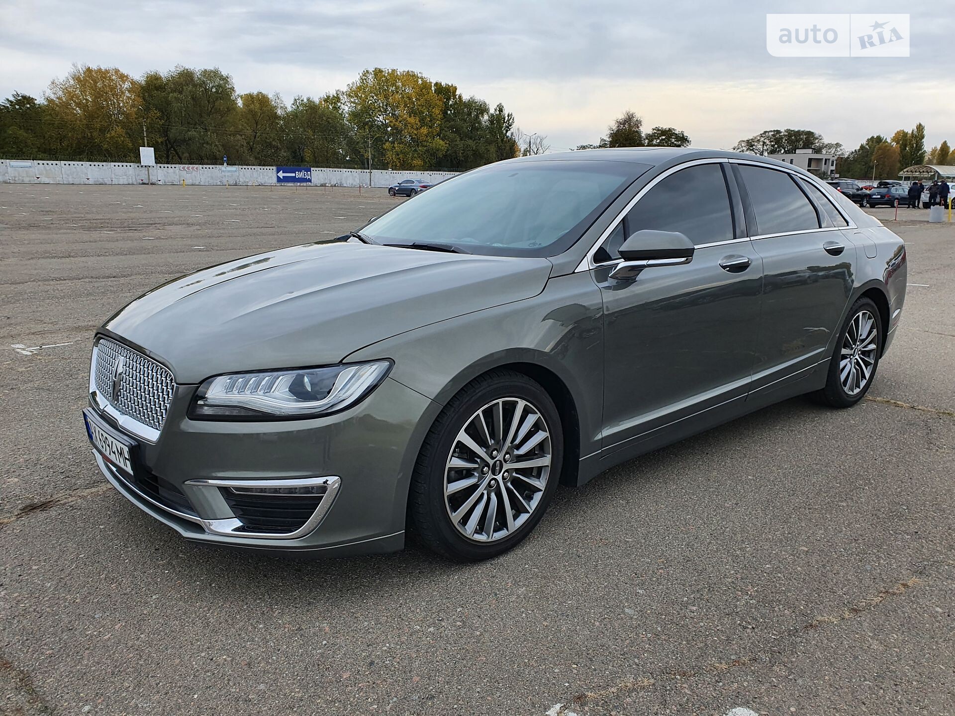 Головне фото звіту автомобіля LINCOLN MKZ 2016