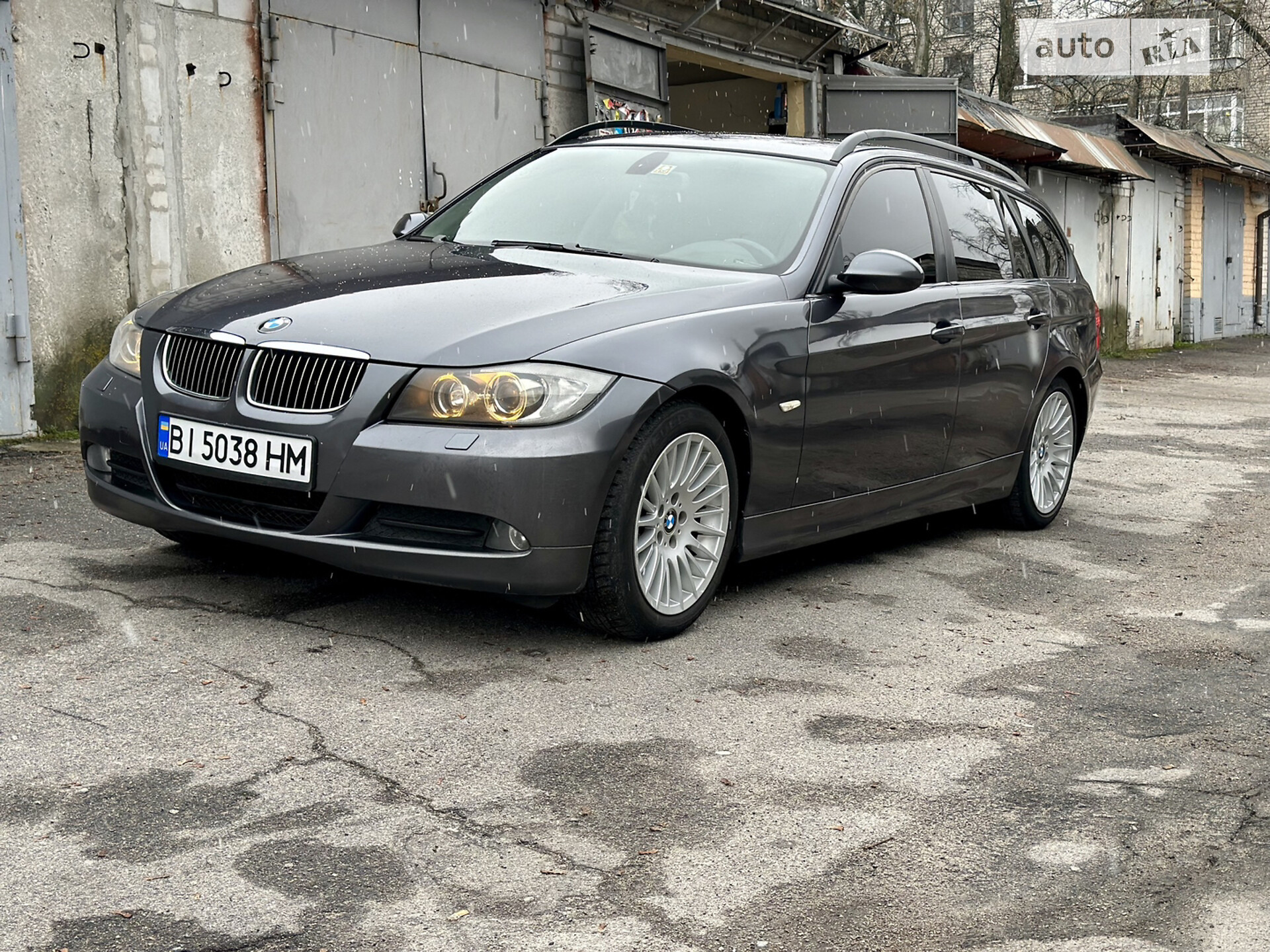 Головне фото звіту автомобіля BMW 318D 2007