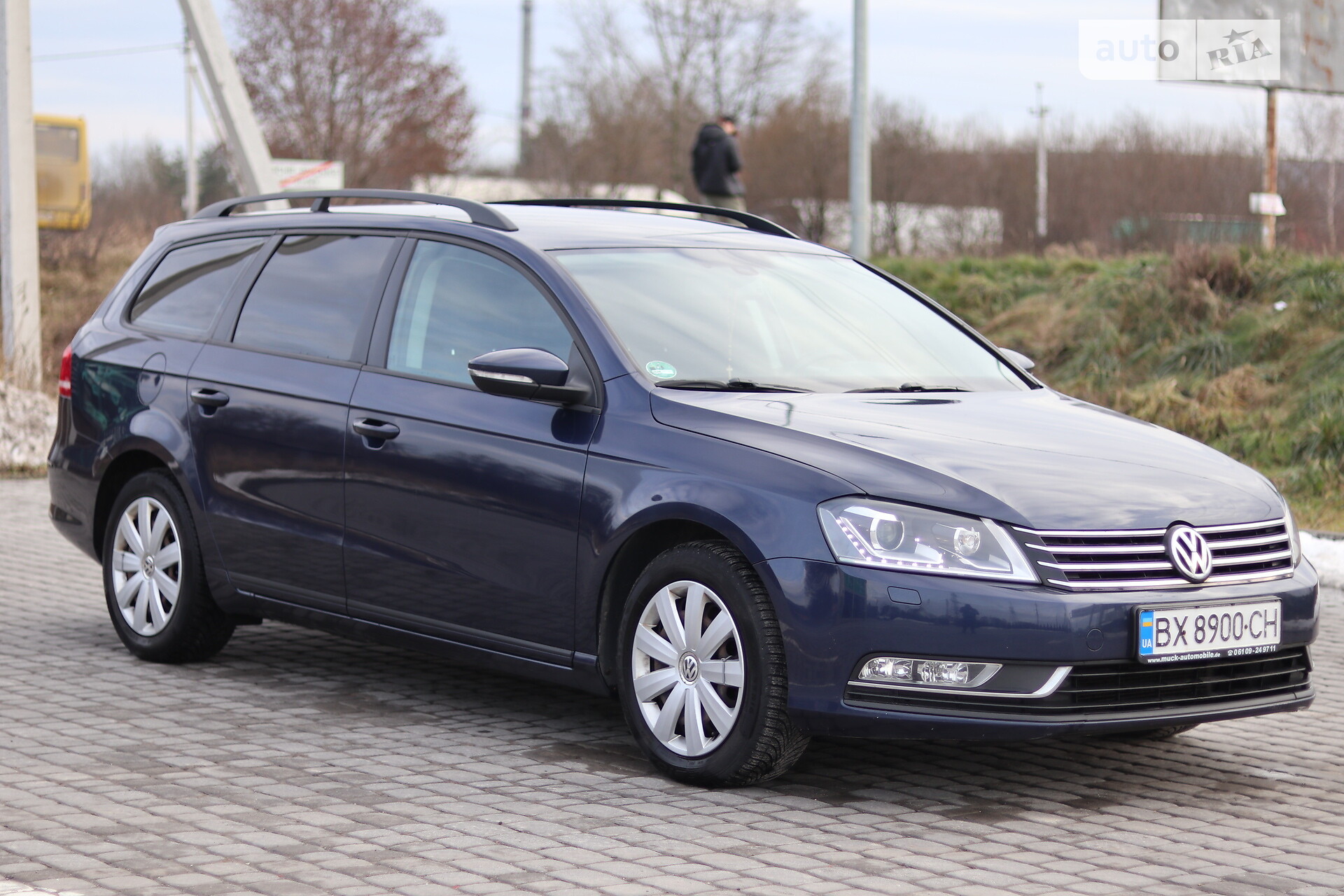 VOLKSWAGEN PASSAT 2011