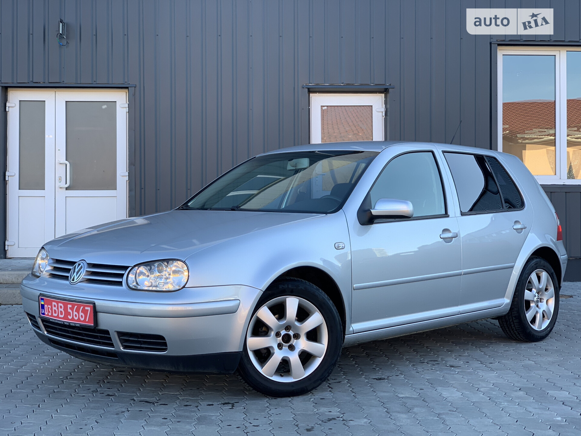 VOLKSWAGEN GOLF 2003
