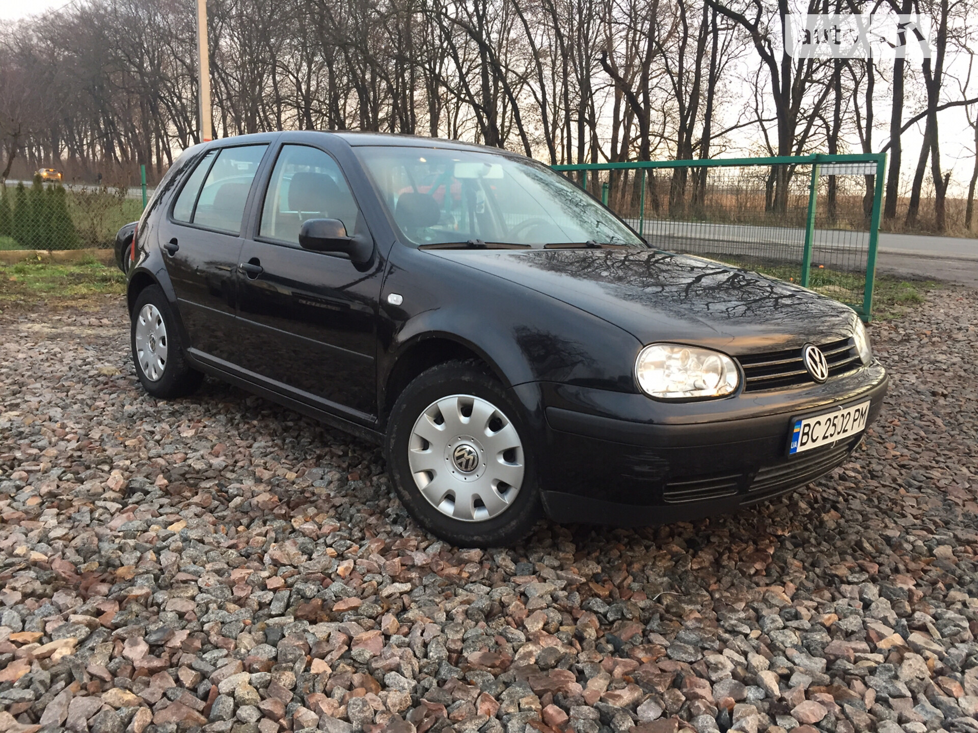 VOLKSWAGEN GOLF 2003