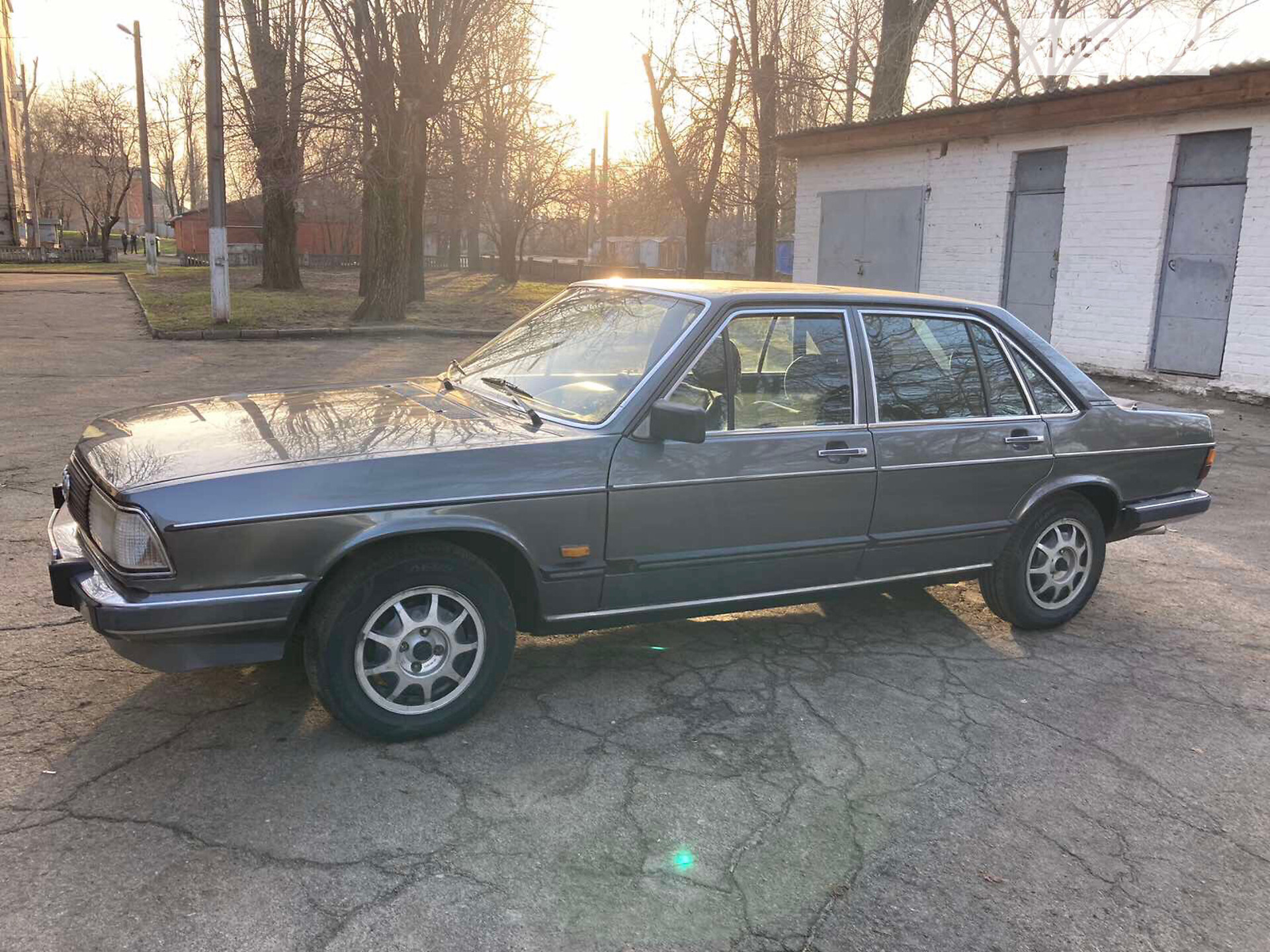 Audi 100 1981