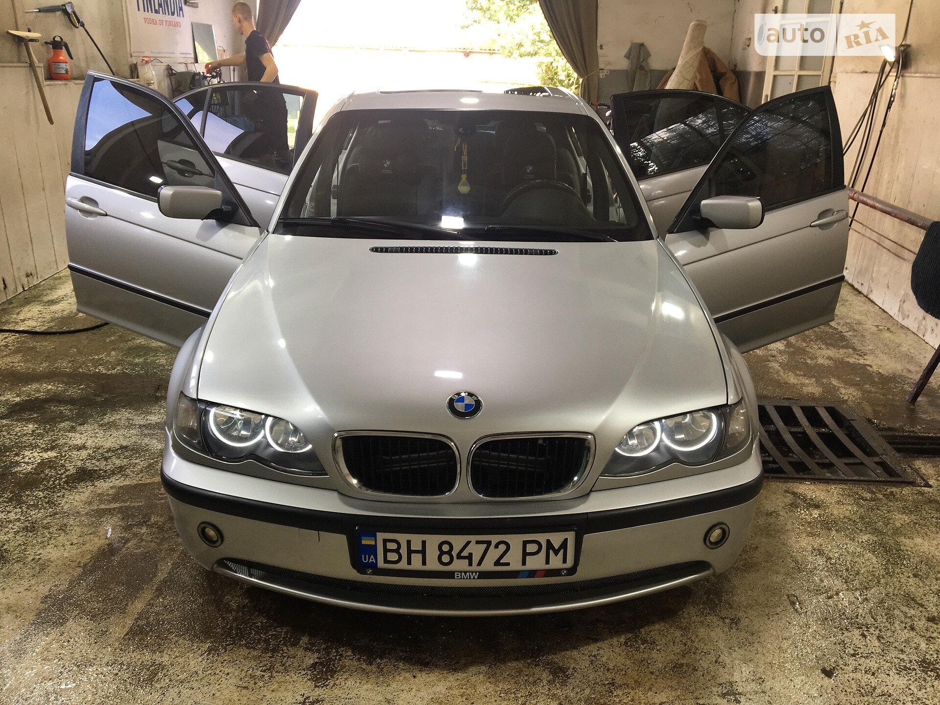 Головне фото звіту автомобіля BMW 320 2003