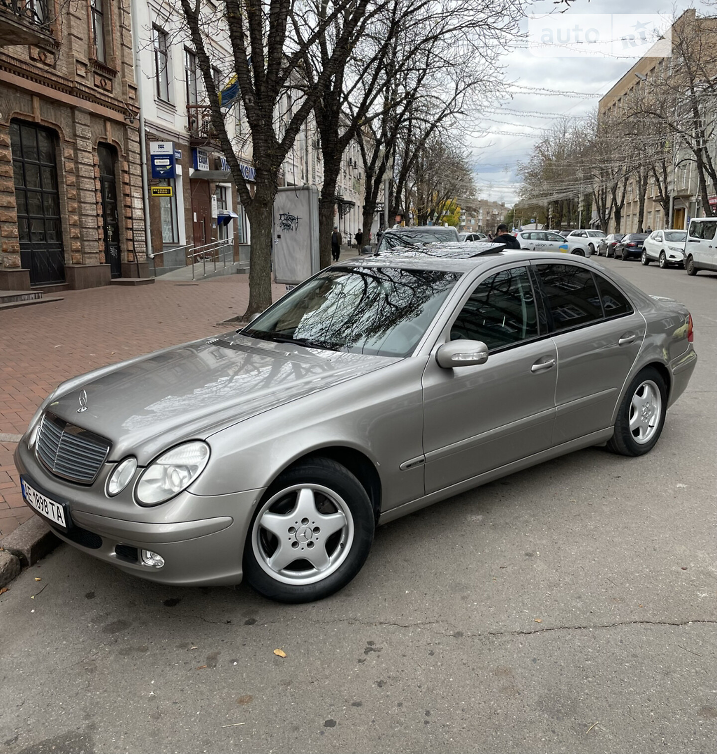 Головне фото звіту автомобіля MERCEDES-BENZ E 200 2004