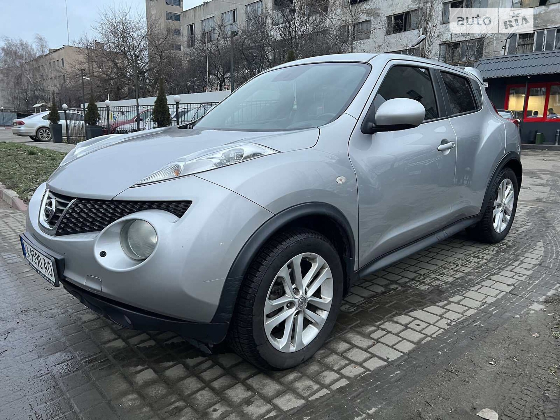 NISSAN JUKE 2011
