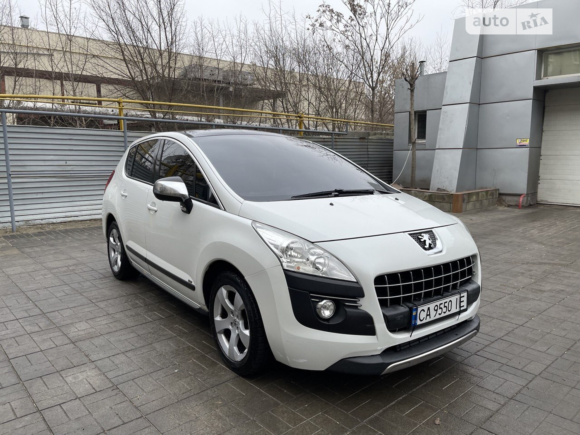 PEUGEOT 3008 2011