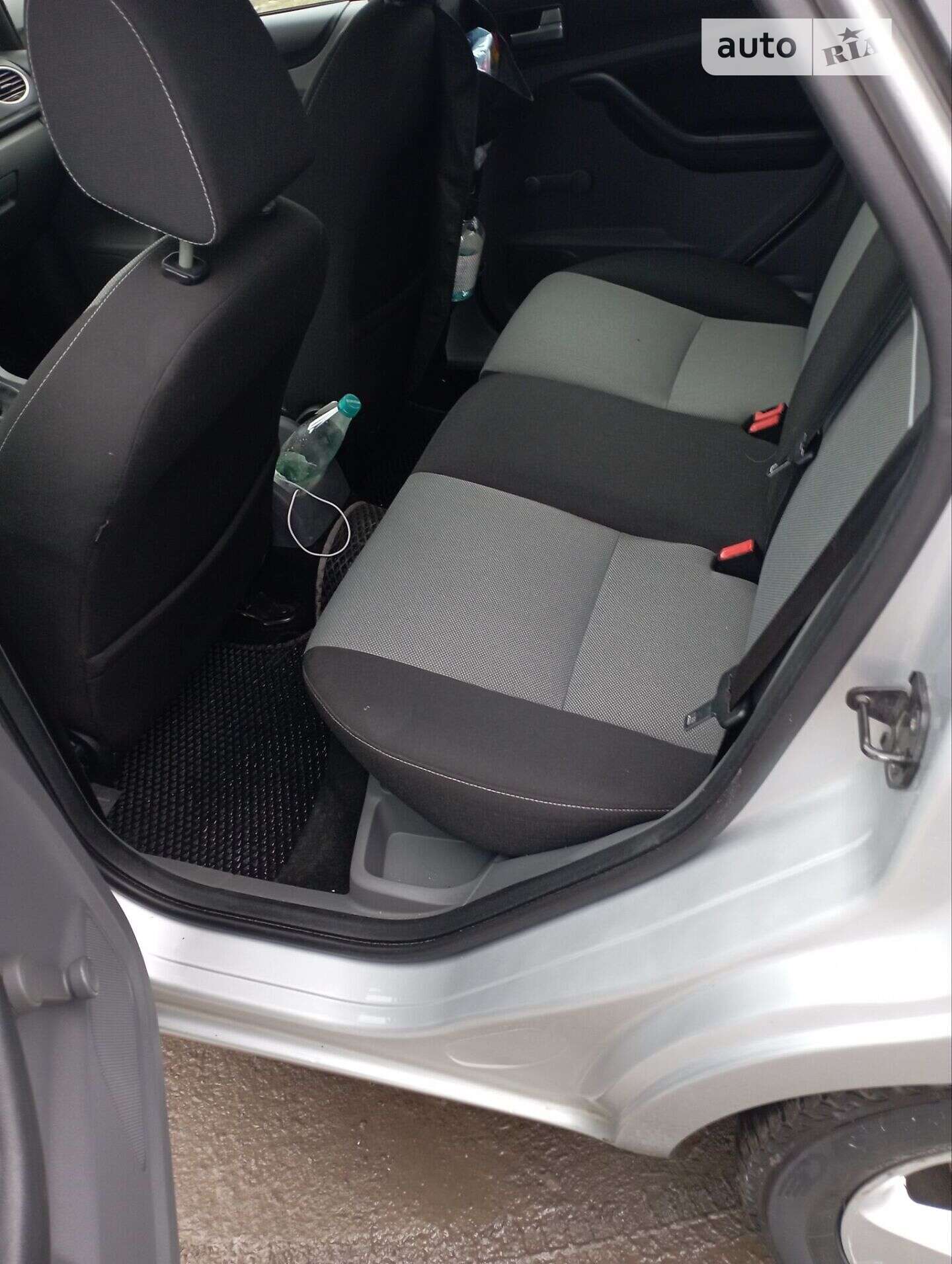 FORD FOCUS 2010