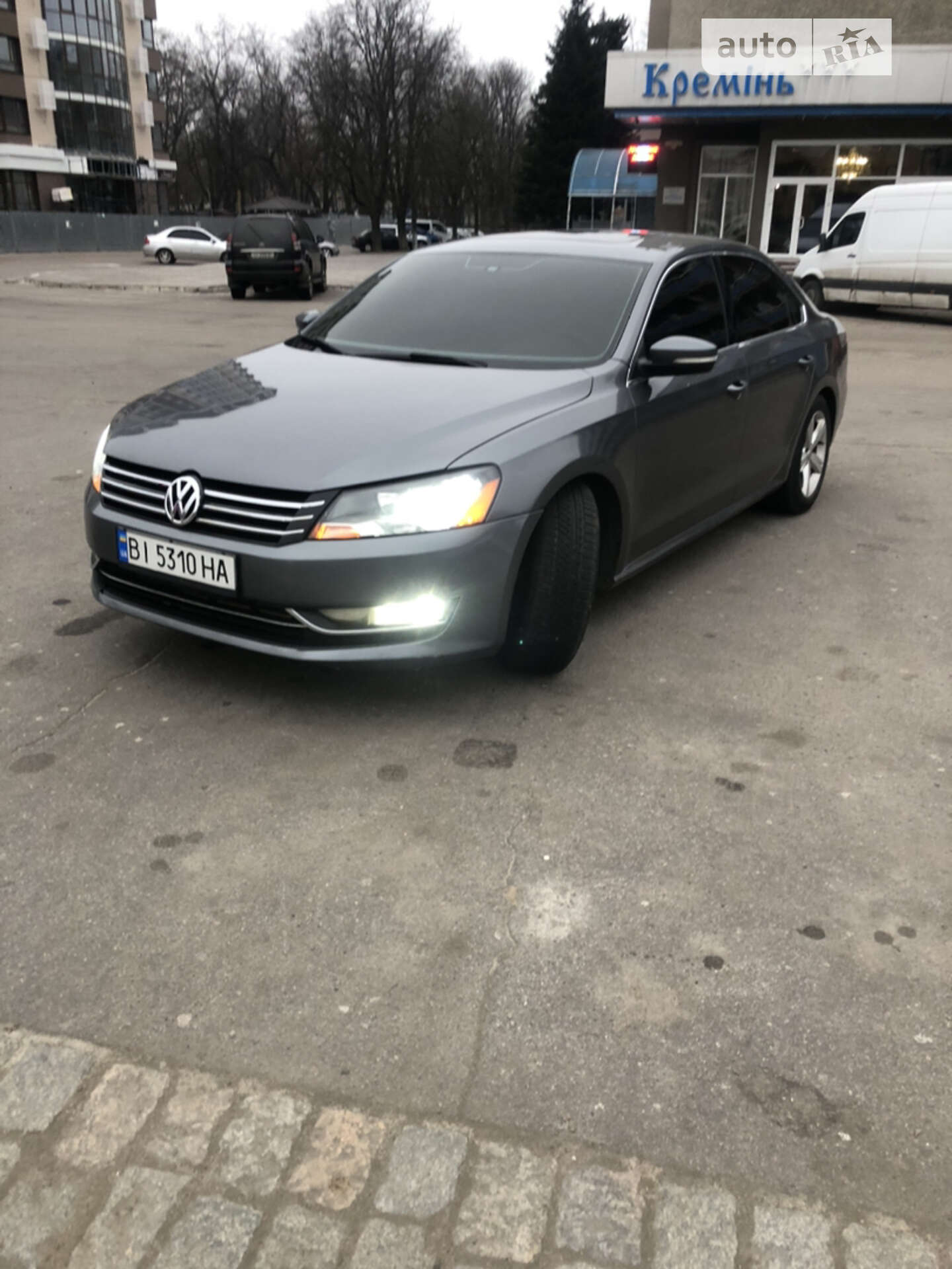 VOLKSWAGEN PASSAT 2012