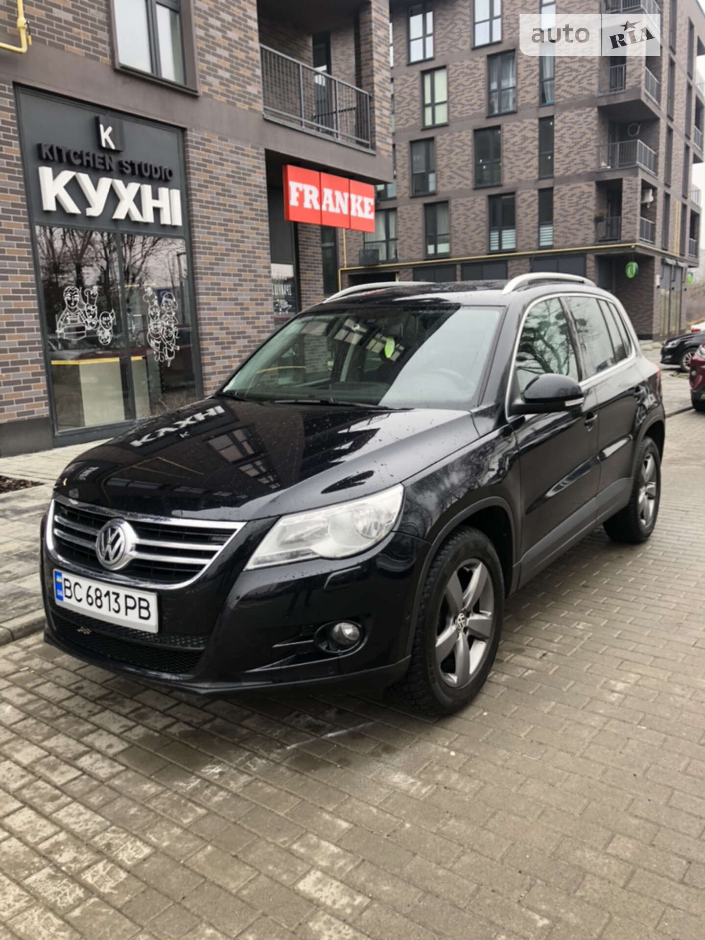VOLKSWAGEN TIGUAN 2011