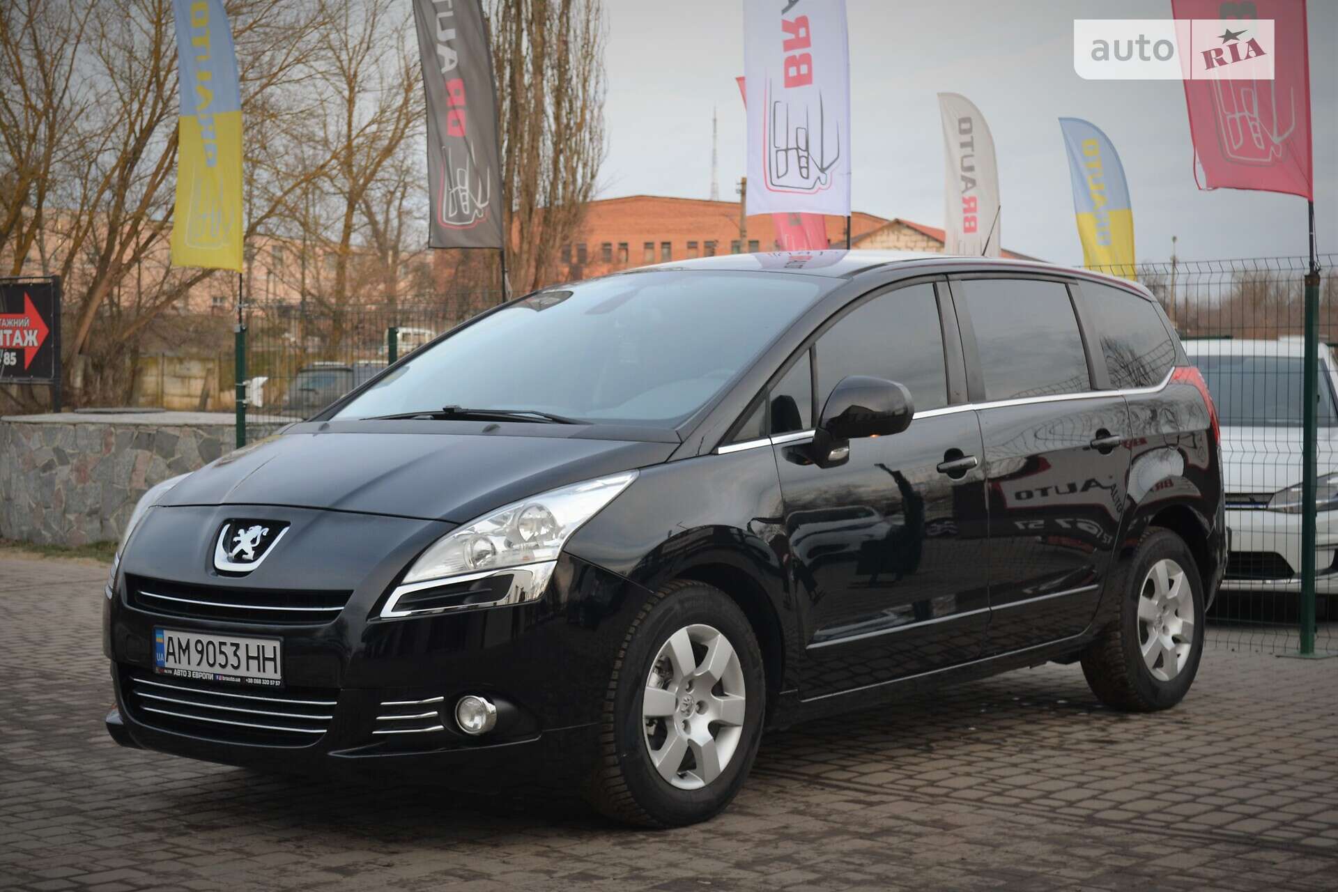 PEUGEOT 5008 2012