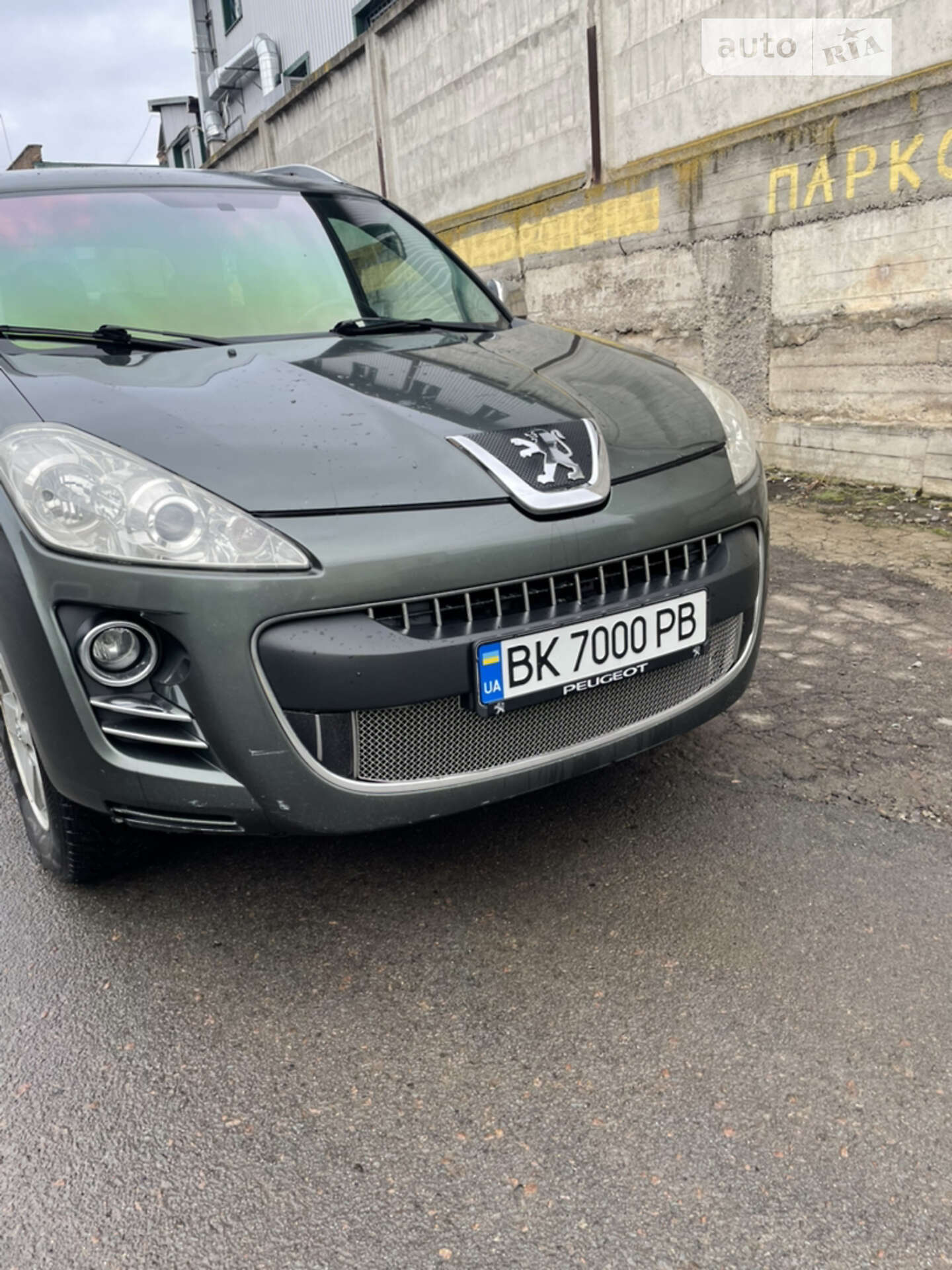PEUGEOT 4007