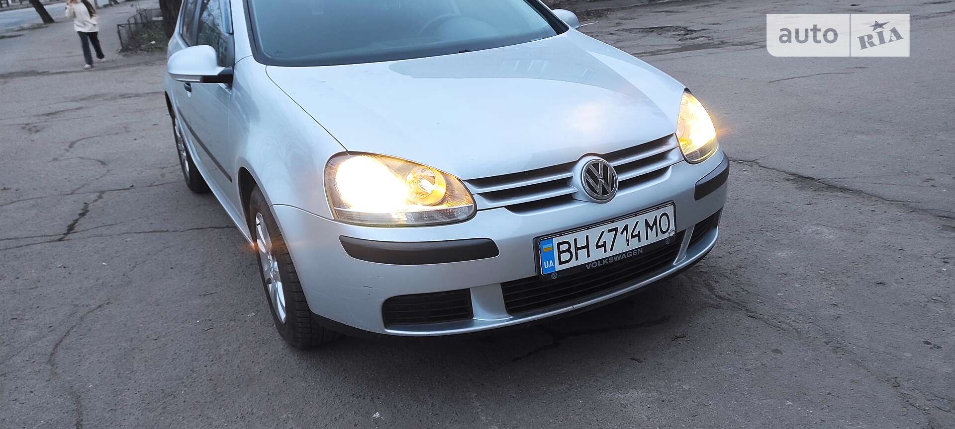 VOLKSWAGEN GOLF 2004