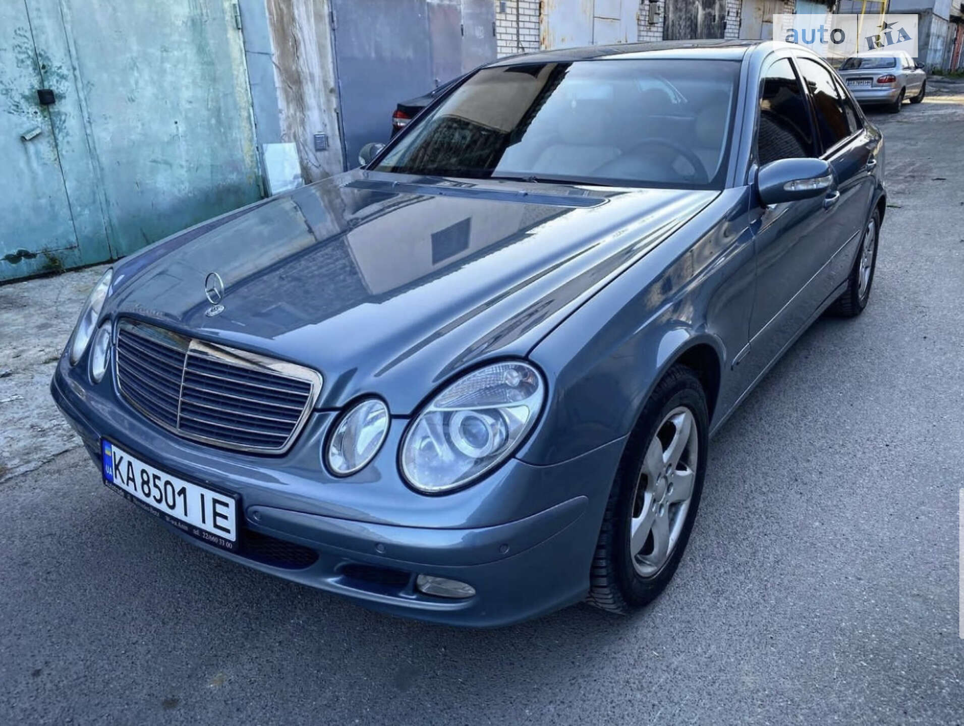 MERCEDES-BENZ E 220 2004