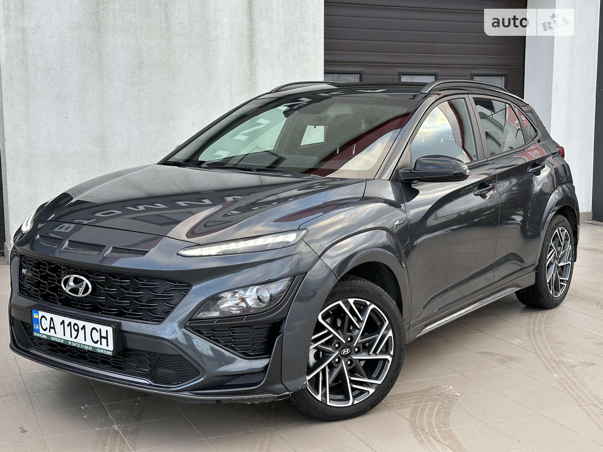 Головне фото звіту автомобіля HYUNDAI KONA 2021