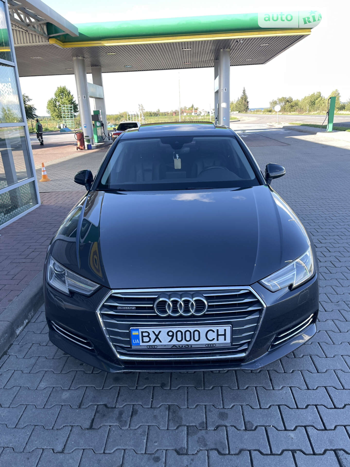 Головне фото звіту автомобіля AUDI A4 2016