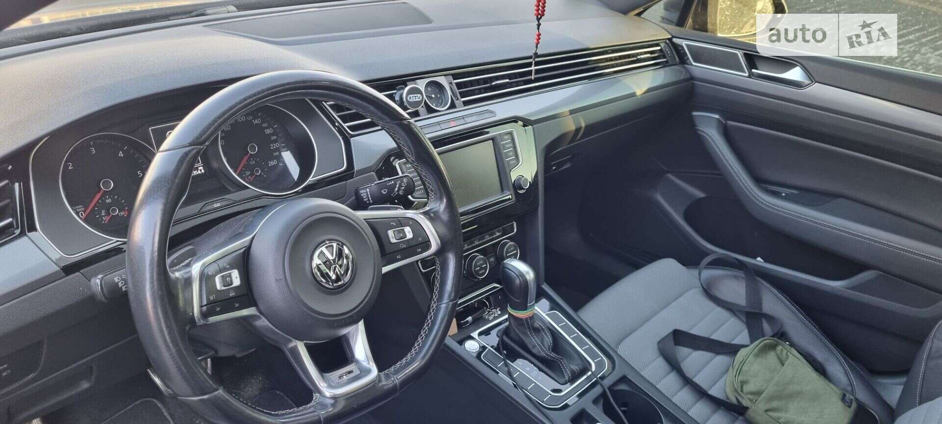VOLKSWAGEN PASSAT 2015