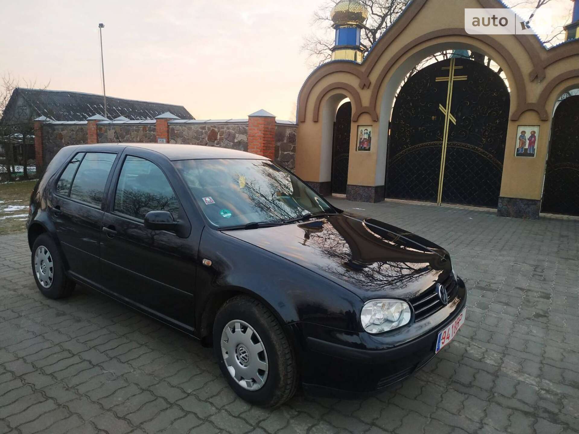 VOLKSWAGEN GOLF