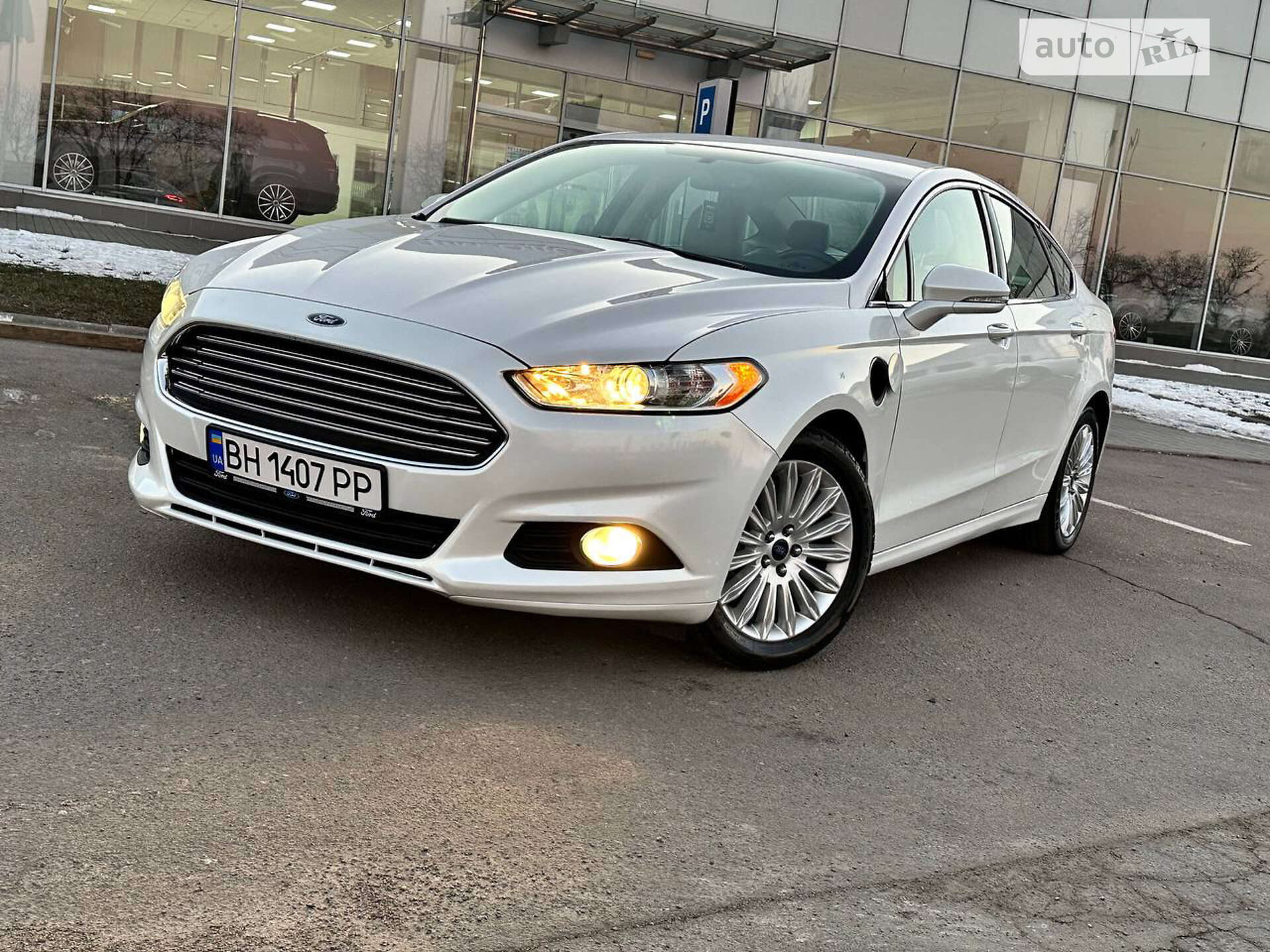 Головне фото звіту автомобіля FORD FUSION 2016