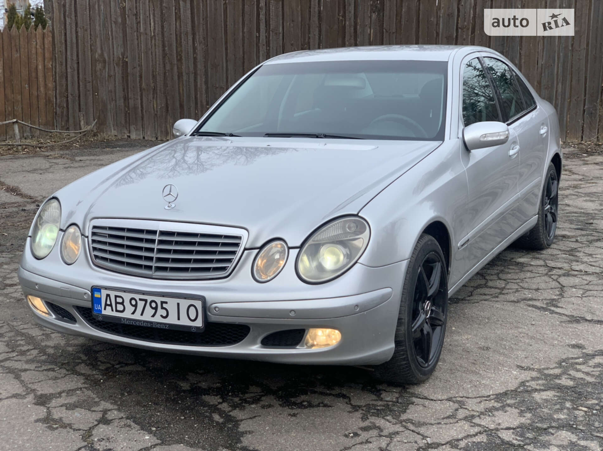 MERCEDES-BENZ E 200 2003