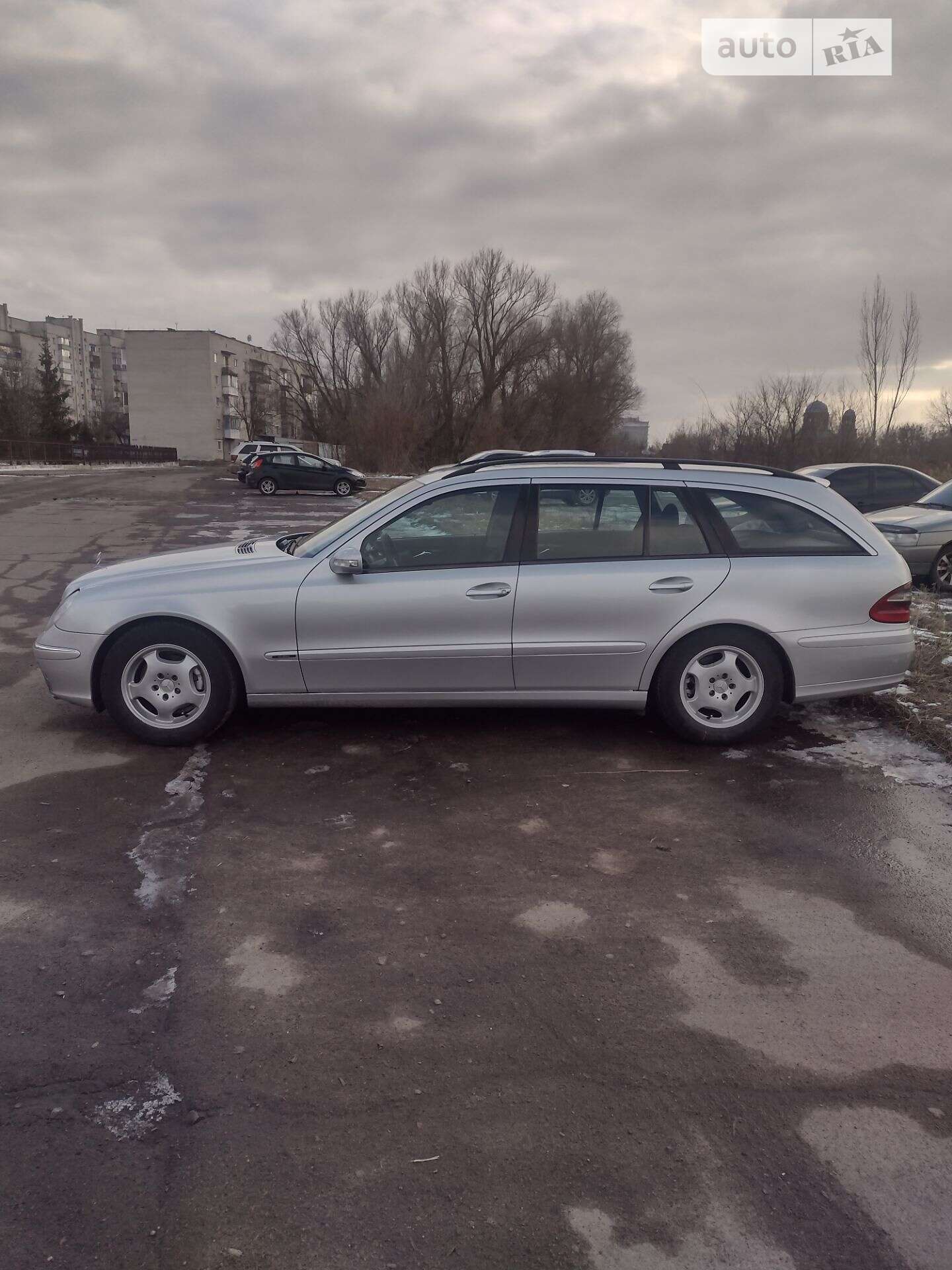 MERCEDES-BENZ E 220 2004