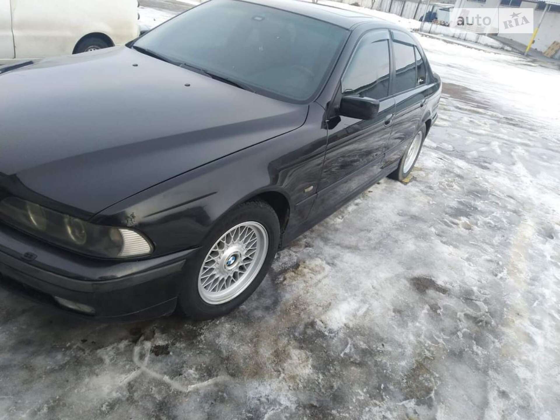 Головне фото звіту автомобіля BMW 523I 1996