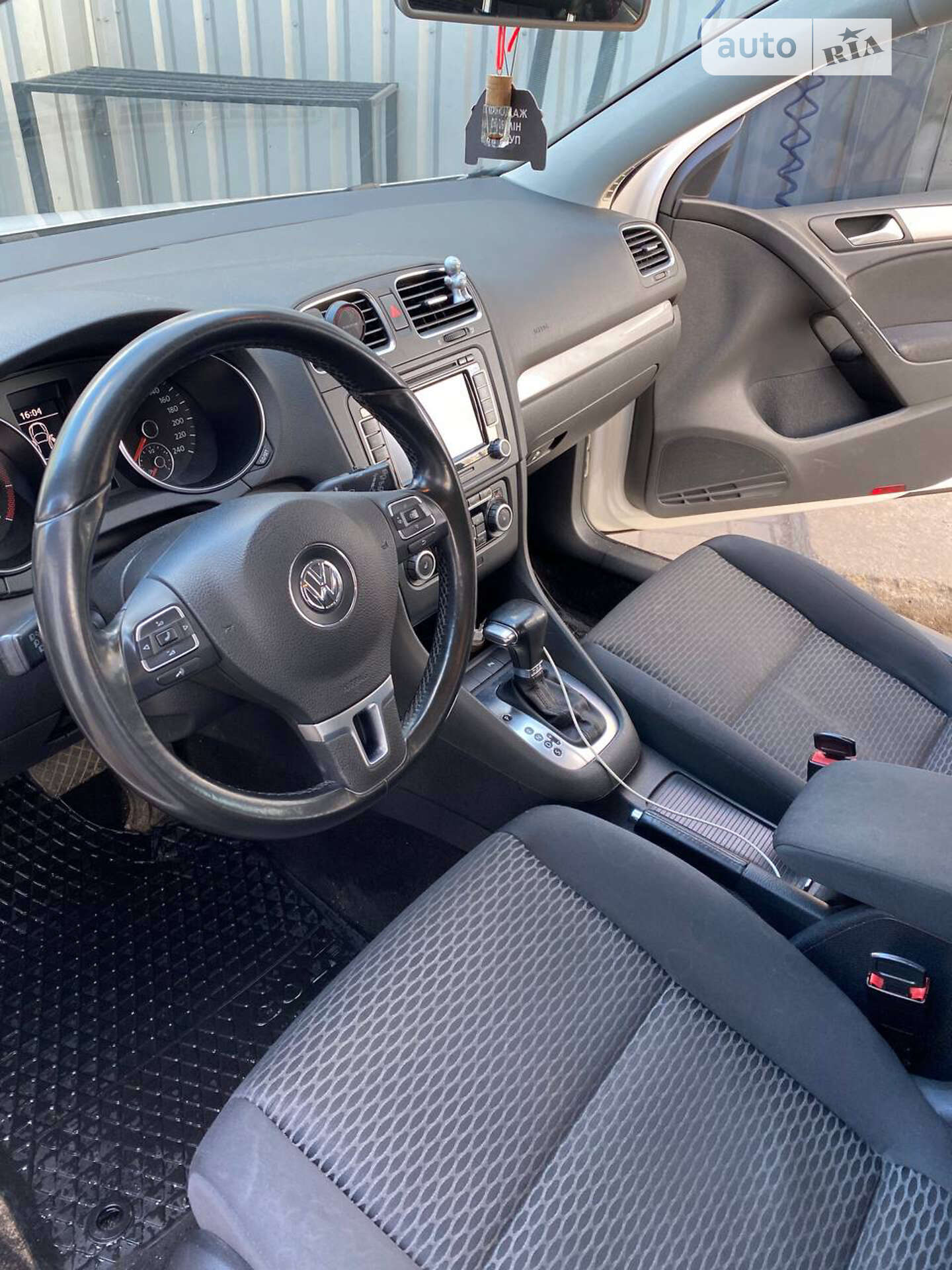 VOLKSWAGEN GOLF 2010