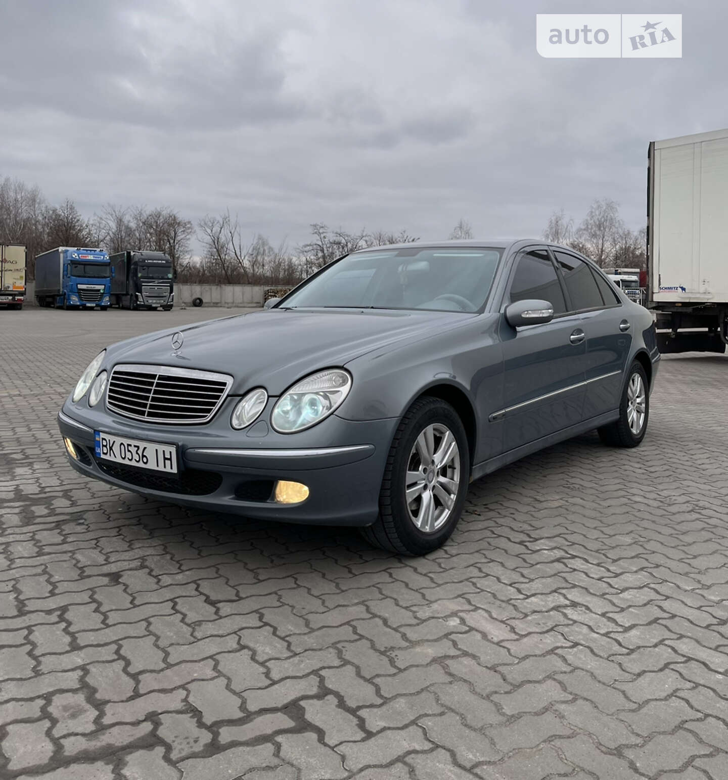 MERCEDES-BENZ E 320 2005