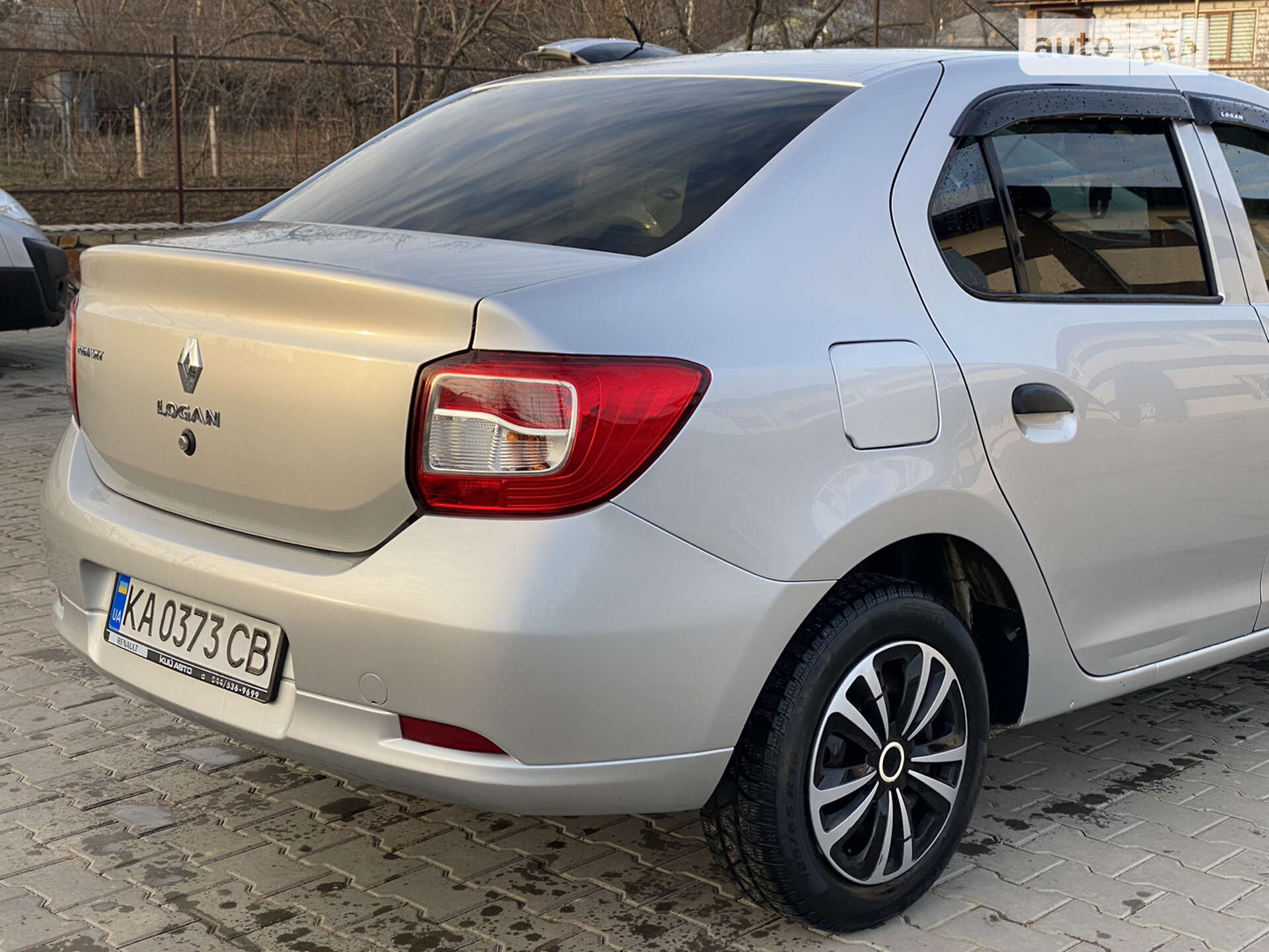 RENAULT LOGAN 2016