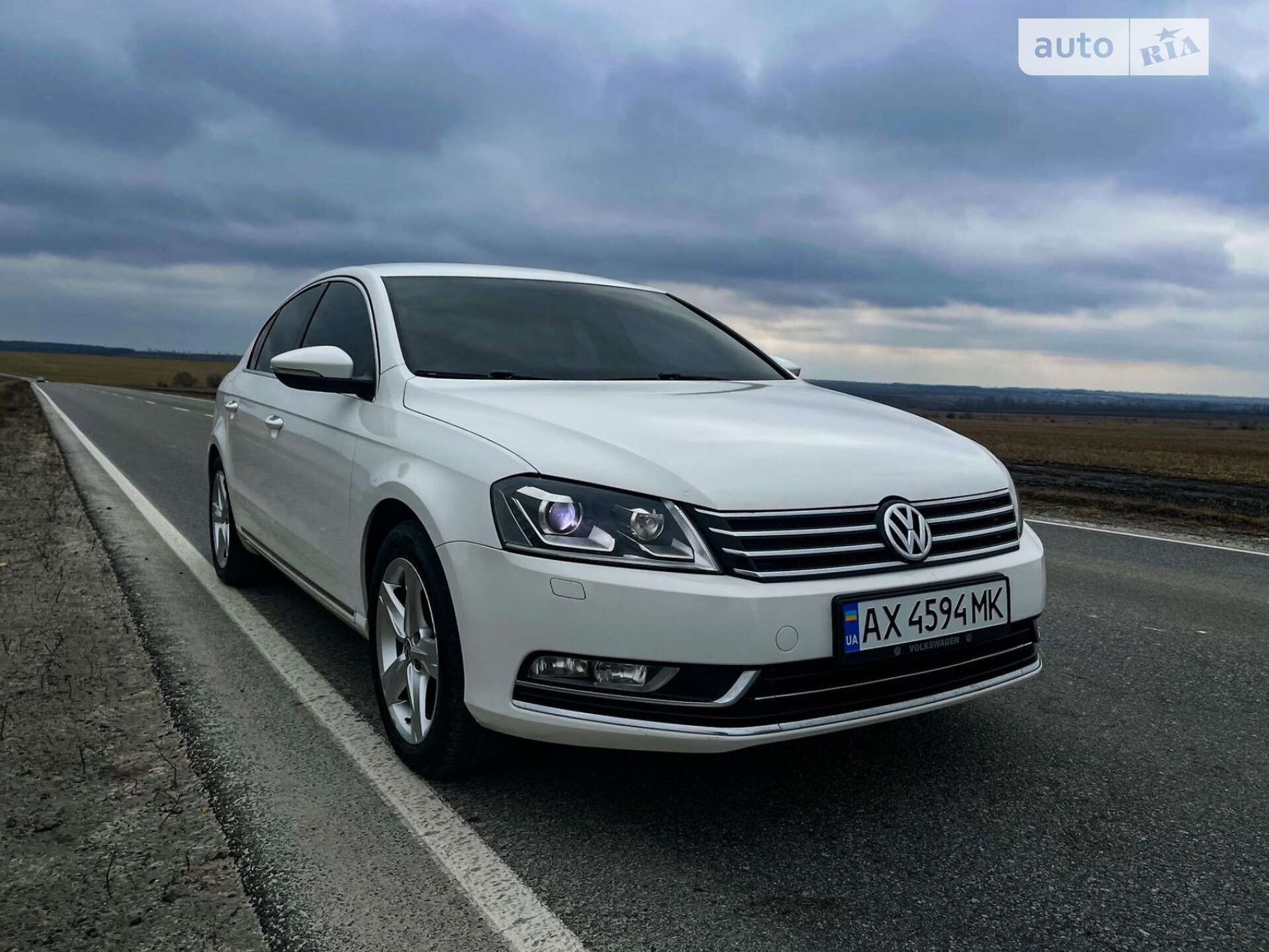 VOLKSWAGEN PASSAT 2012