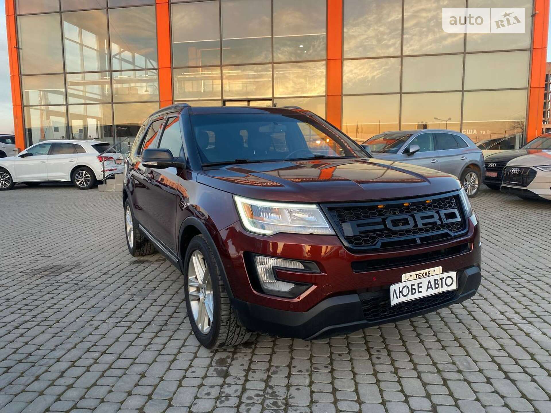 Головне фото звіту автомобіля FORD EXPLORER 2015
