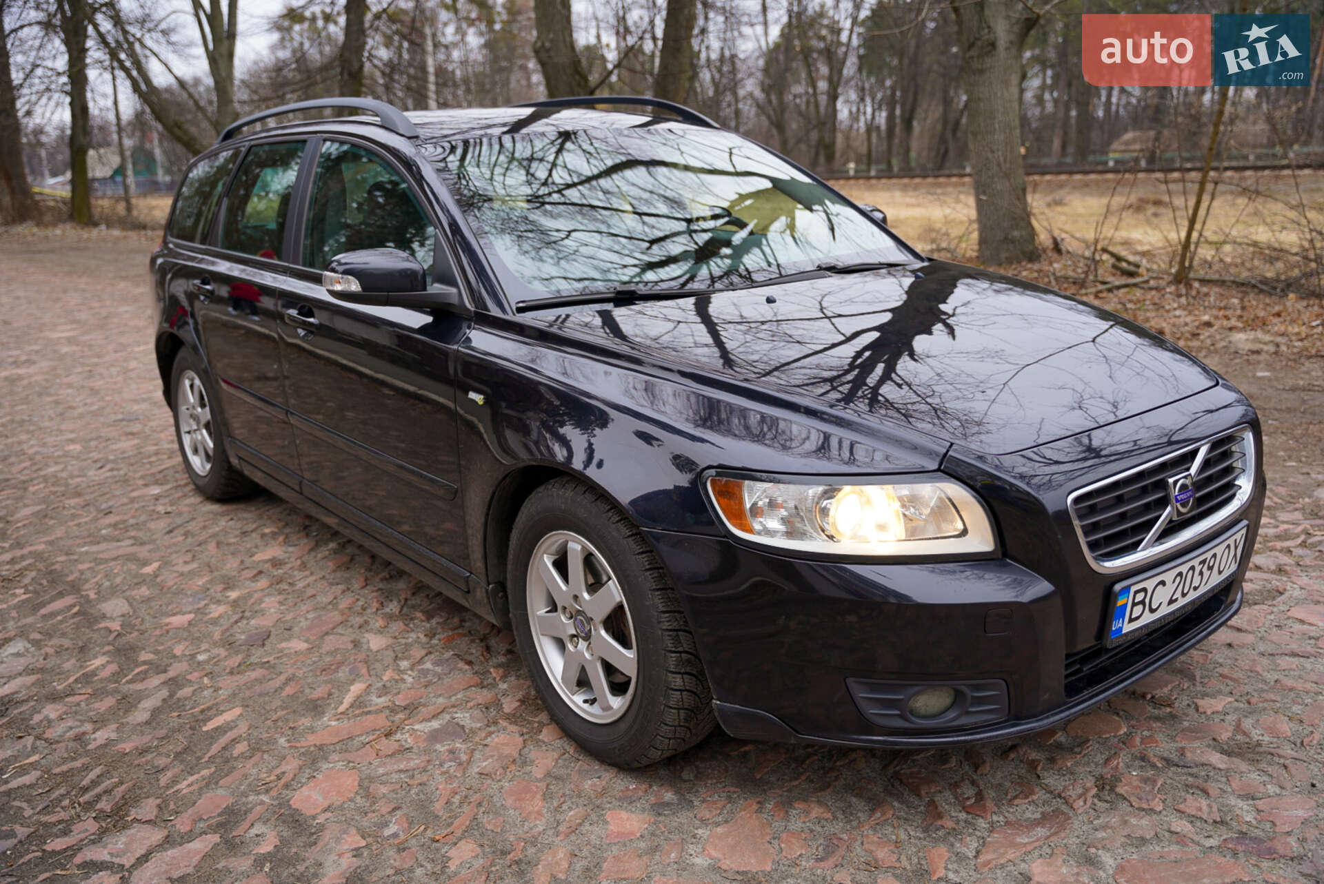 Головне фото звіту автомобіля VOLVO V50 2009
