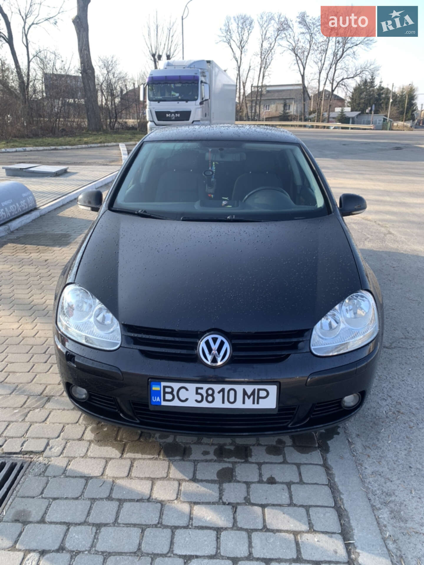 VOLKSWAGEN GOLF 2004