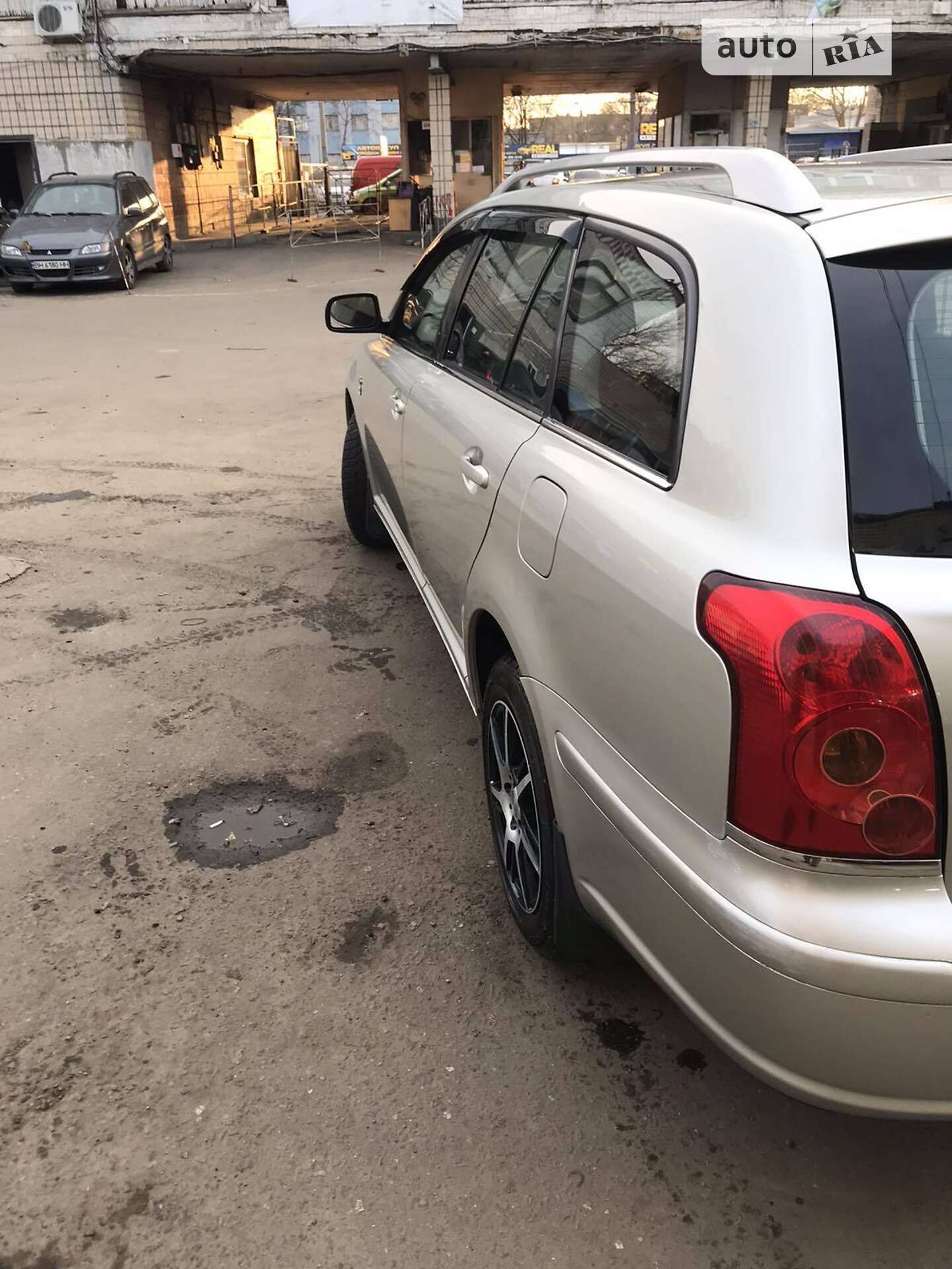 TOYOTA AVENSIS 2004